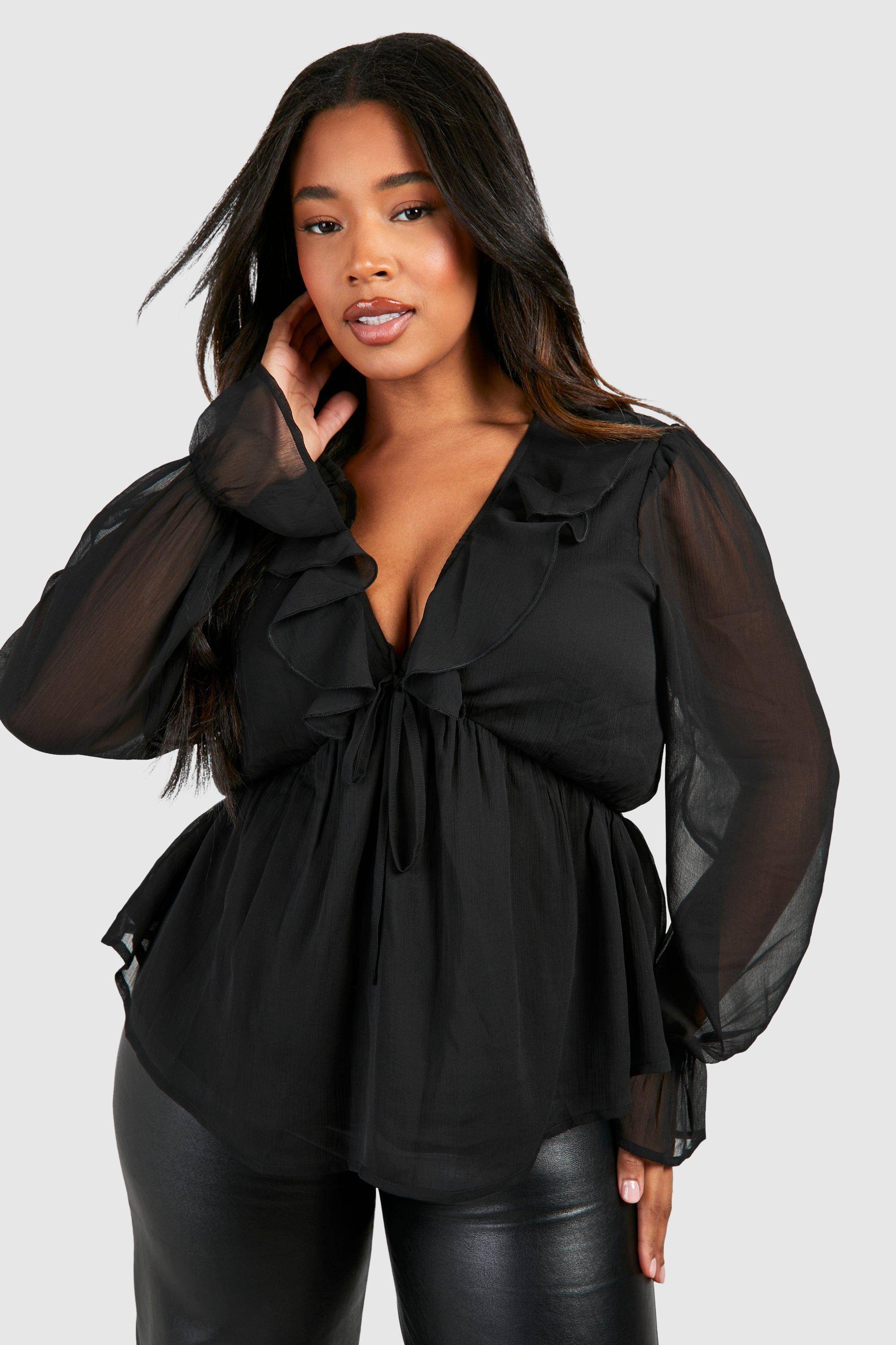 boohoo Plus Haut smocké à volants avec noueur frontal pour grandes tailles