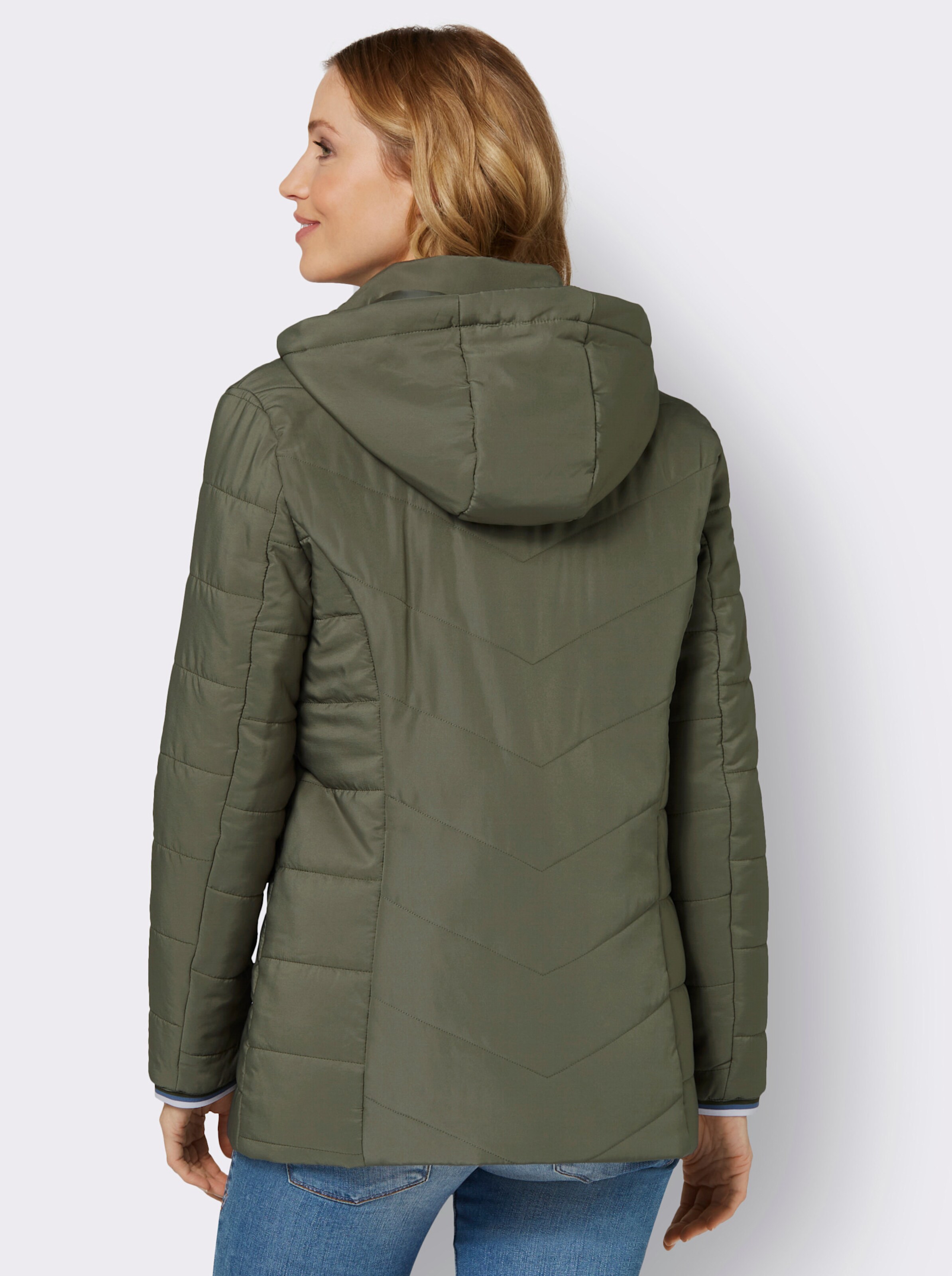 Steppjacke mit weitenregulierbarer Kapuze