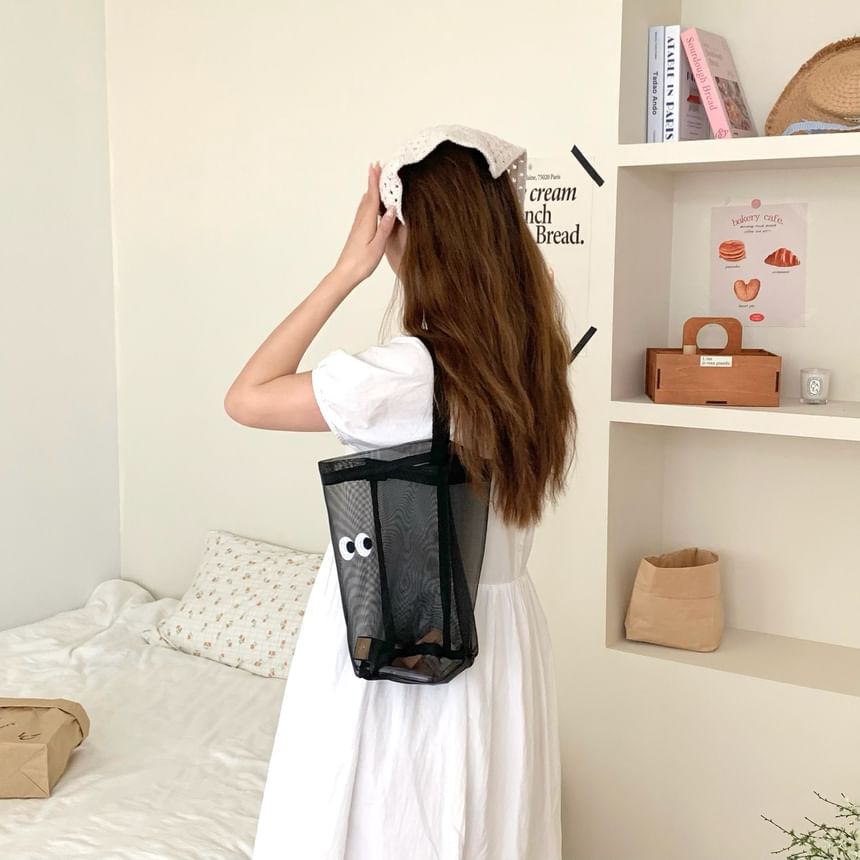 TangTangBags - Mesh Bucket Bag met oogborduursel