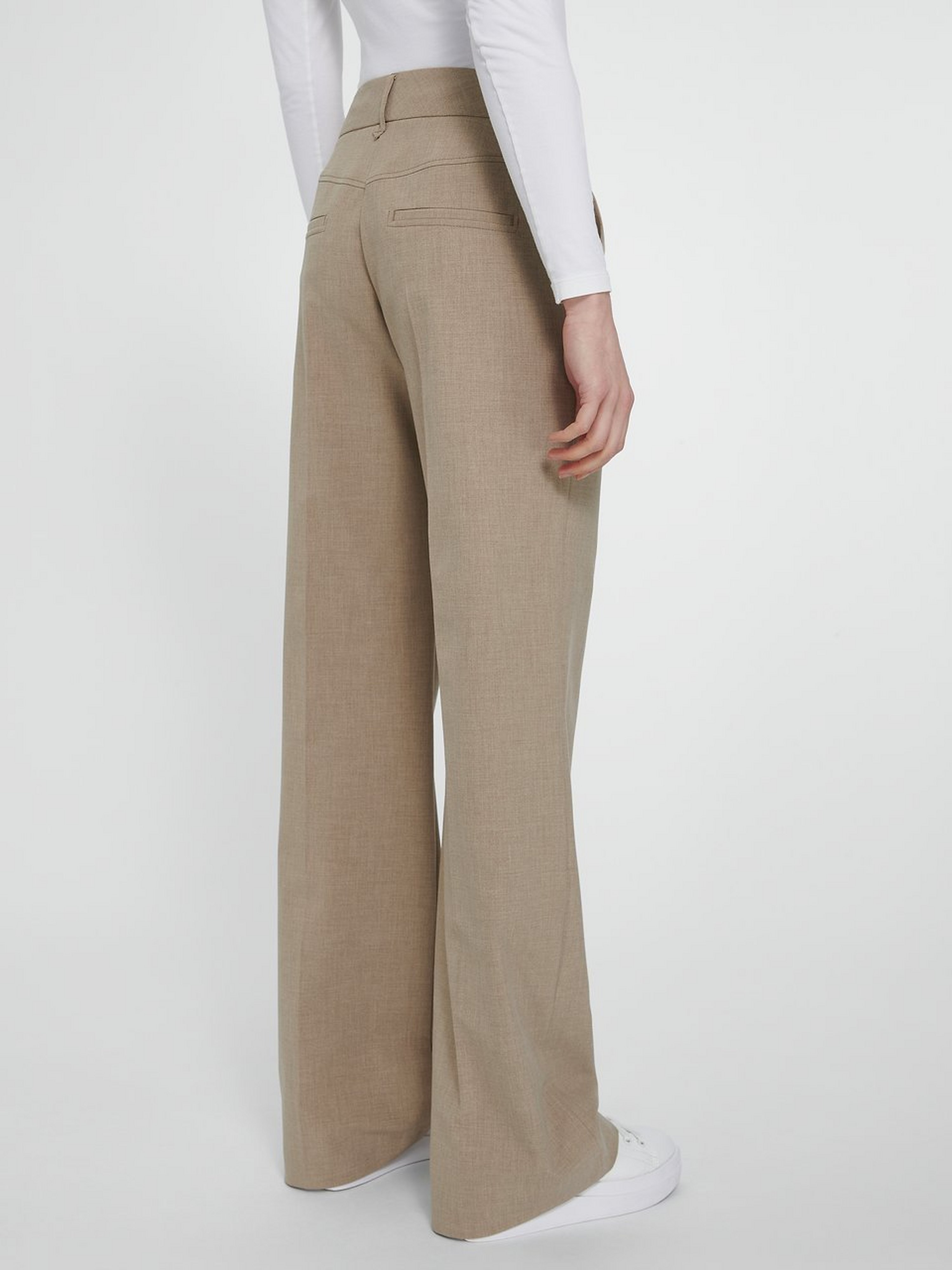 Hose Modell Gabina