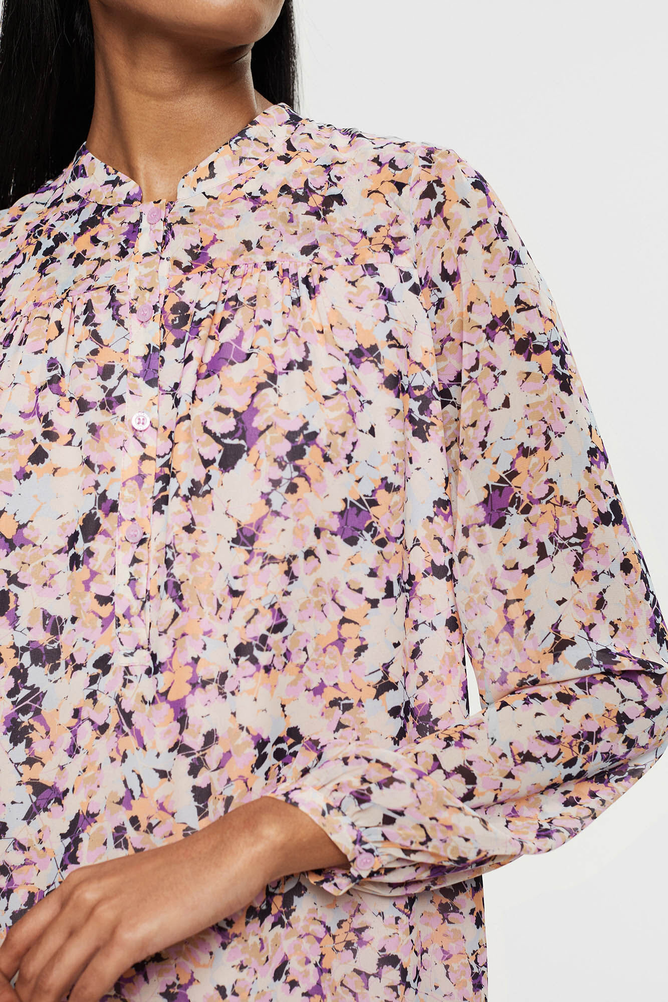 Vestido midi com estampa floral e babados - Multicolorido