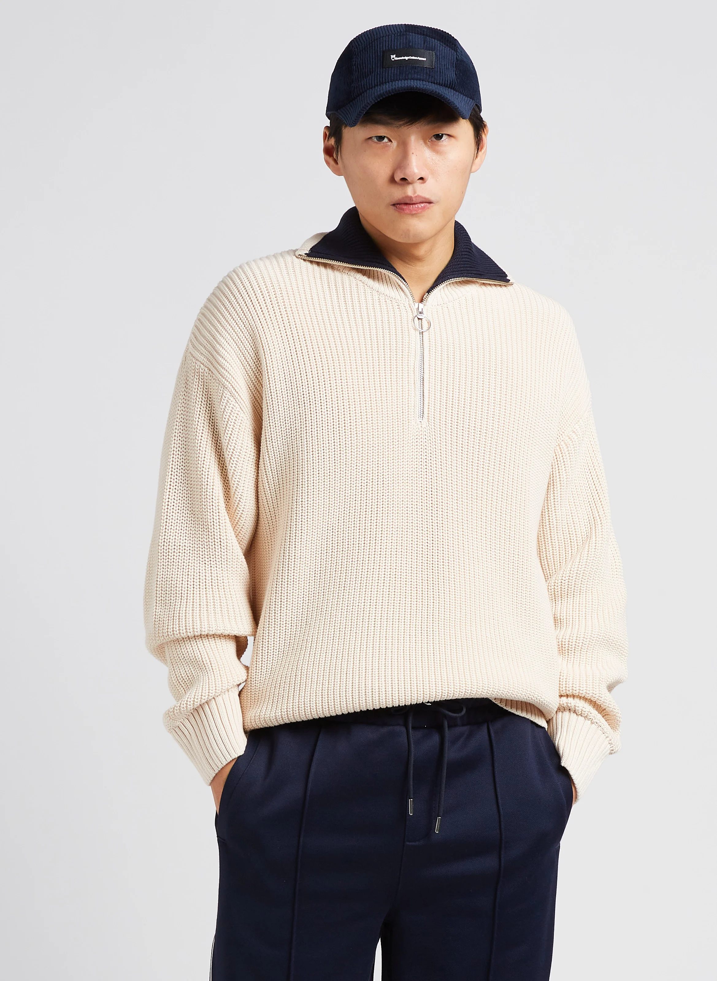 Pull à col montant en coton organique| Blanc