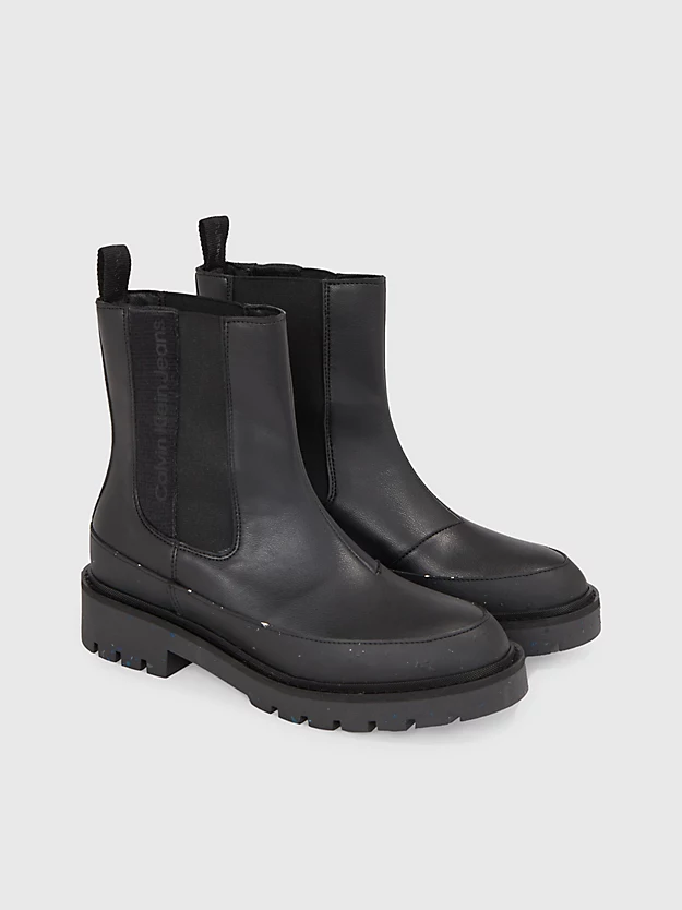 Botas de cano curto em couro sintético