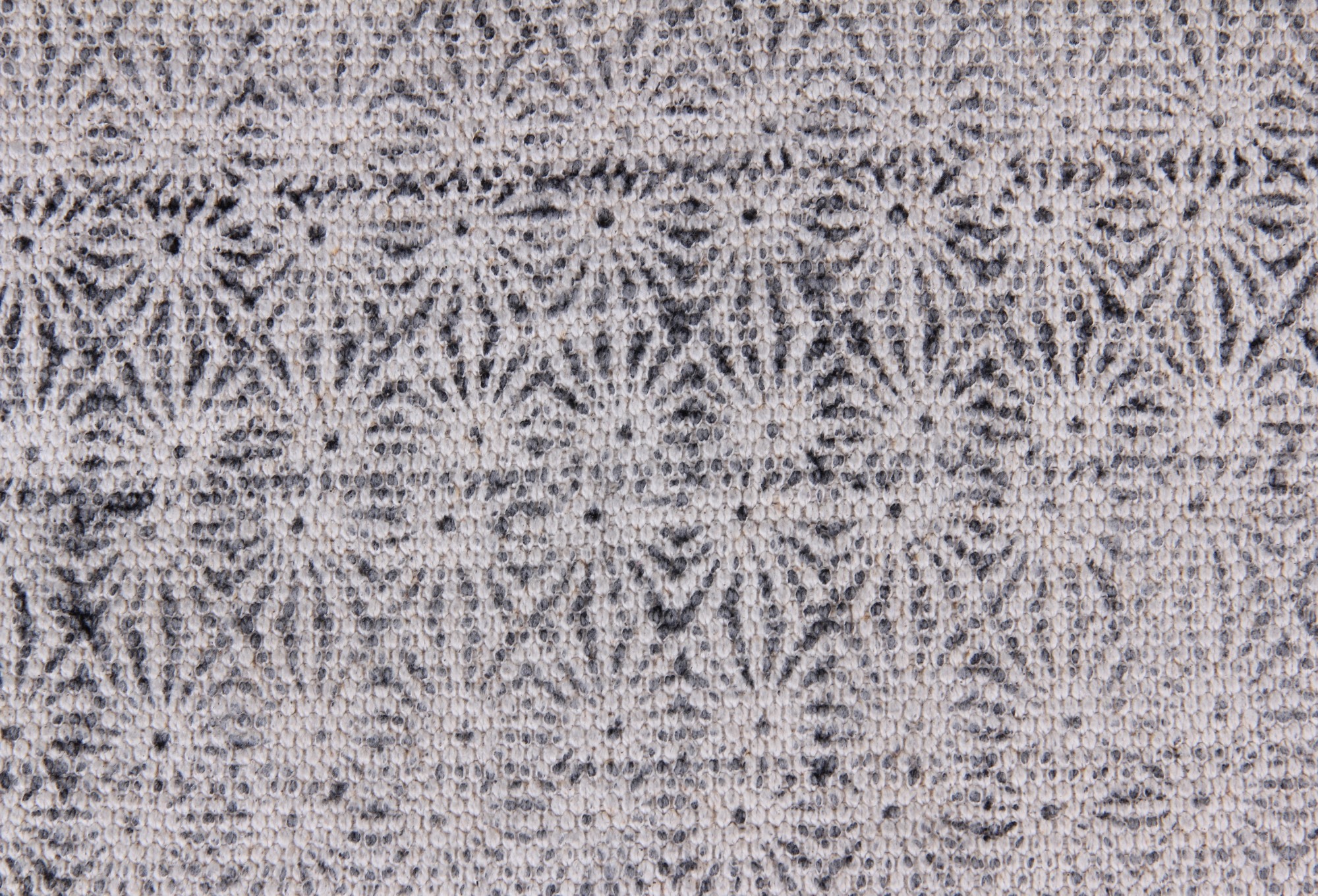 Sitzkissen 'Surya', schwarz-weiß, T 80 cm, B 80 cm, H 10 cm von fischer's lagerhaus