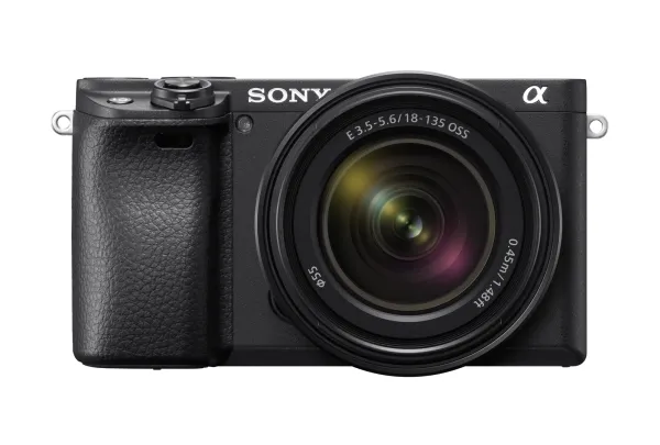 Sony a6400 ILCE-6400L - Digitalkamera - spejlløst - 24.2 MP - APS-C - 4K / 30 fps - 3x optisk zoom 16-50 mm objektiv - Wi-Fi, NFC, Bluetooth - sort