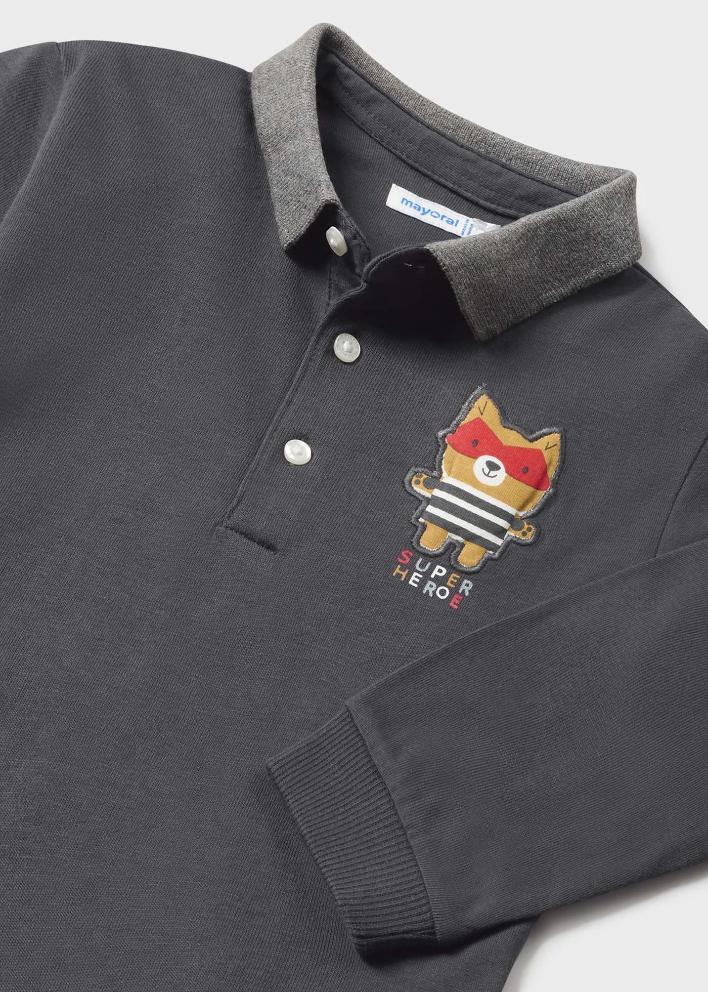 Camisa polo infantil Better Cotton com apliques