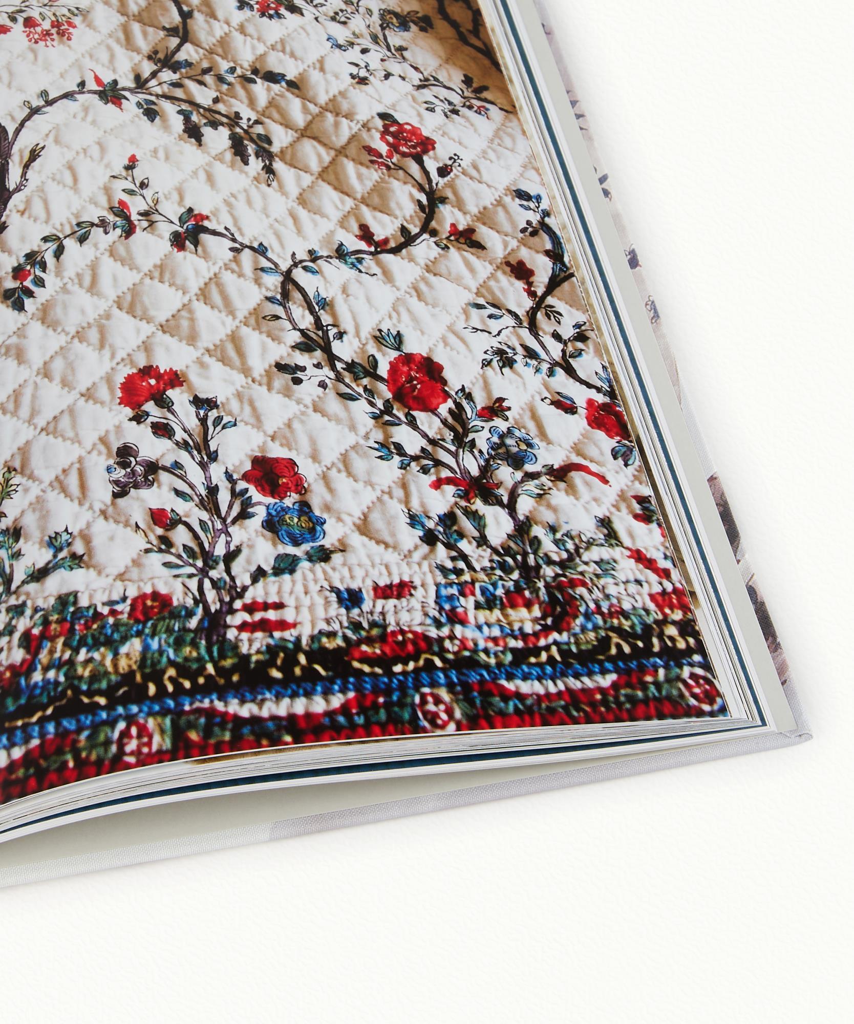 Musée Provençal du Costume et du Bijou  Version anglaise - 224 pages