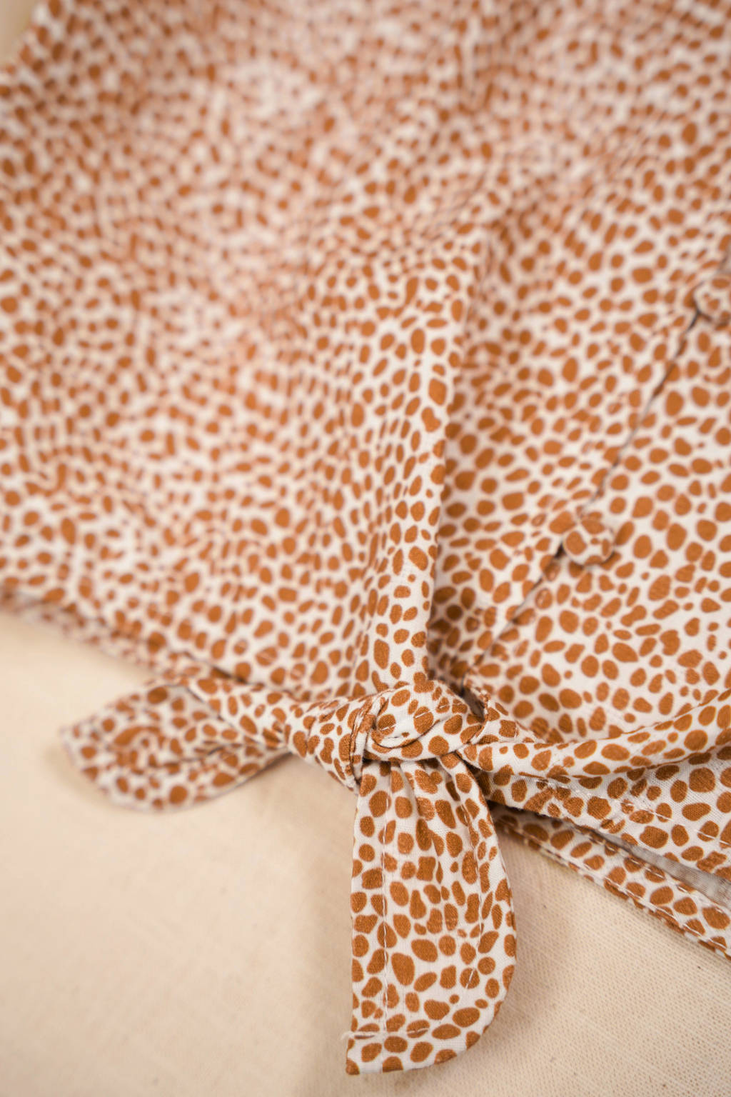 Like Flo top met all over print camel