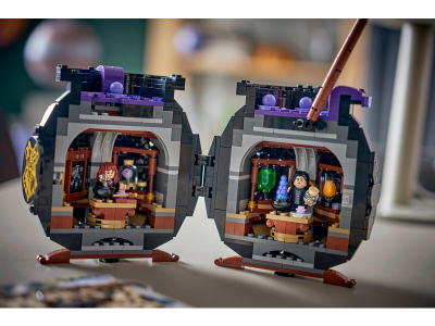 LEGO Ketel met geheim toverdrankenklaslokaal (76464)