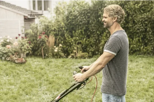 Bosch EL PLÆNEKLIPPER ADVANCED ROTAK 650
