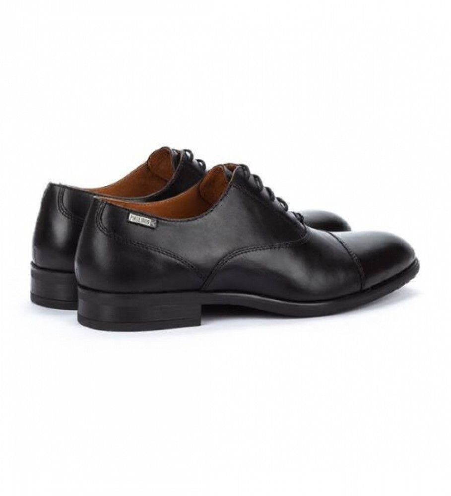 Sapatos Pikolinos Bristol de couro preto