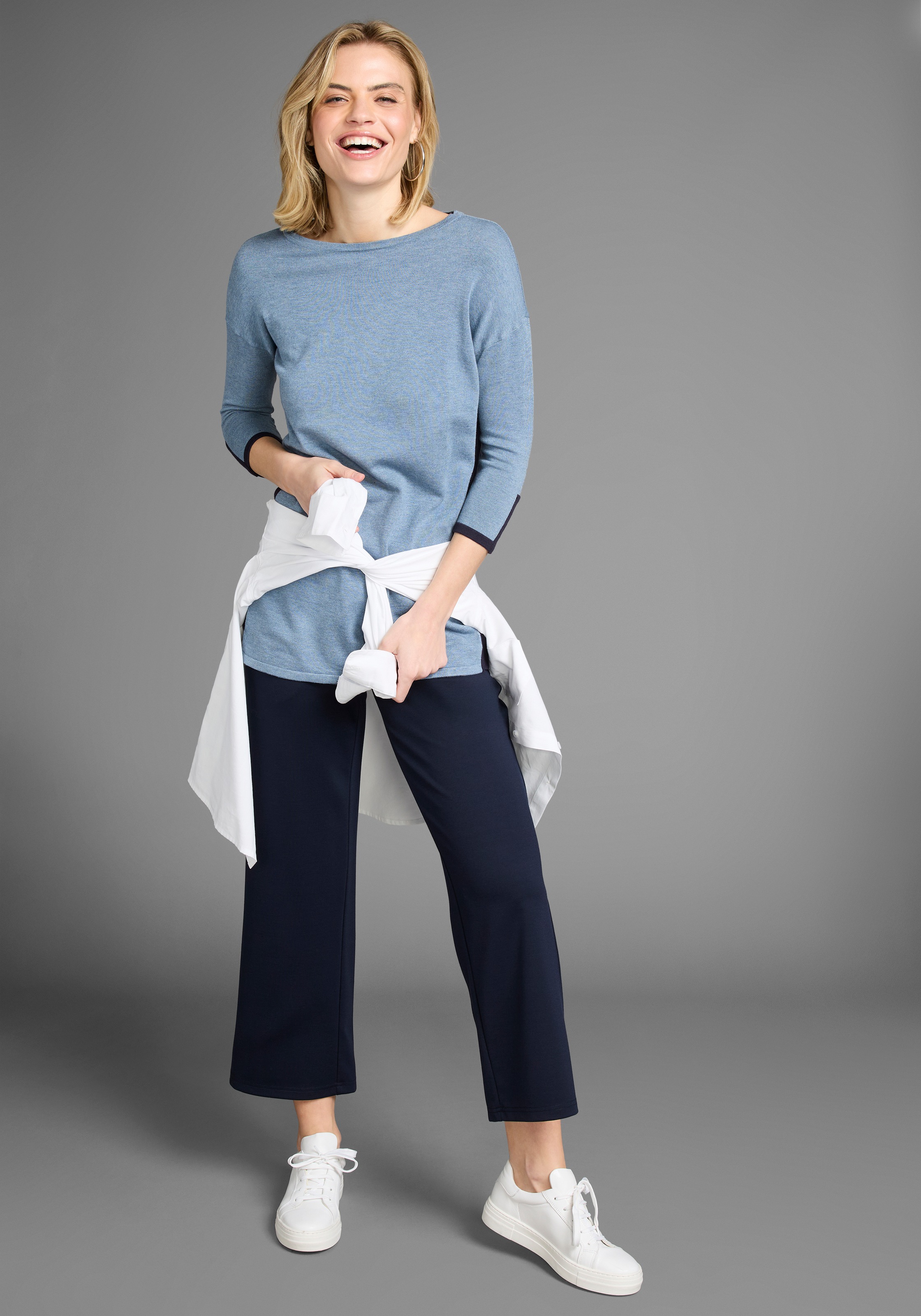 Laura Scott Longpullover , mit feinen Kontrastdetails und Seitenschlitz