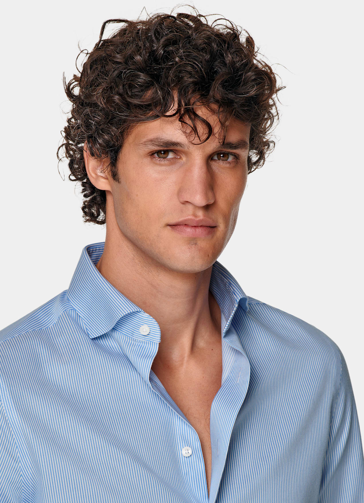 Chemise coupe très ajustée en twill bleu moyen à rayures