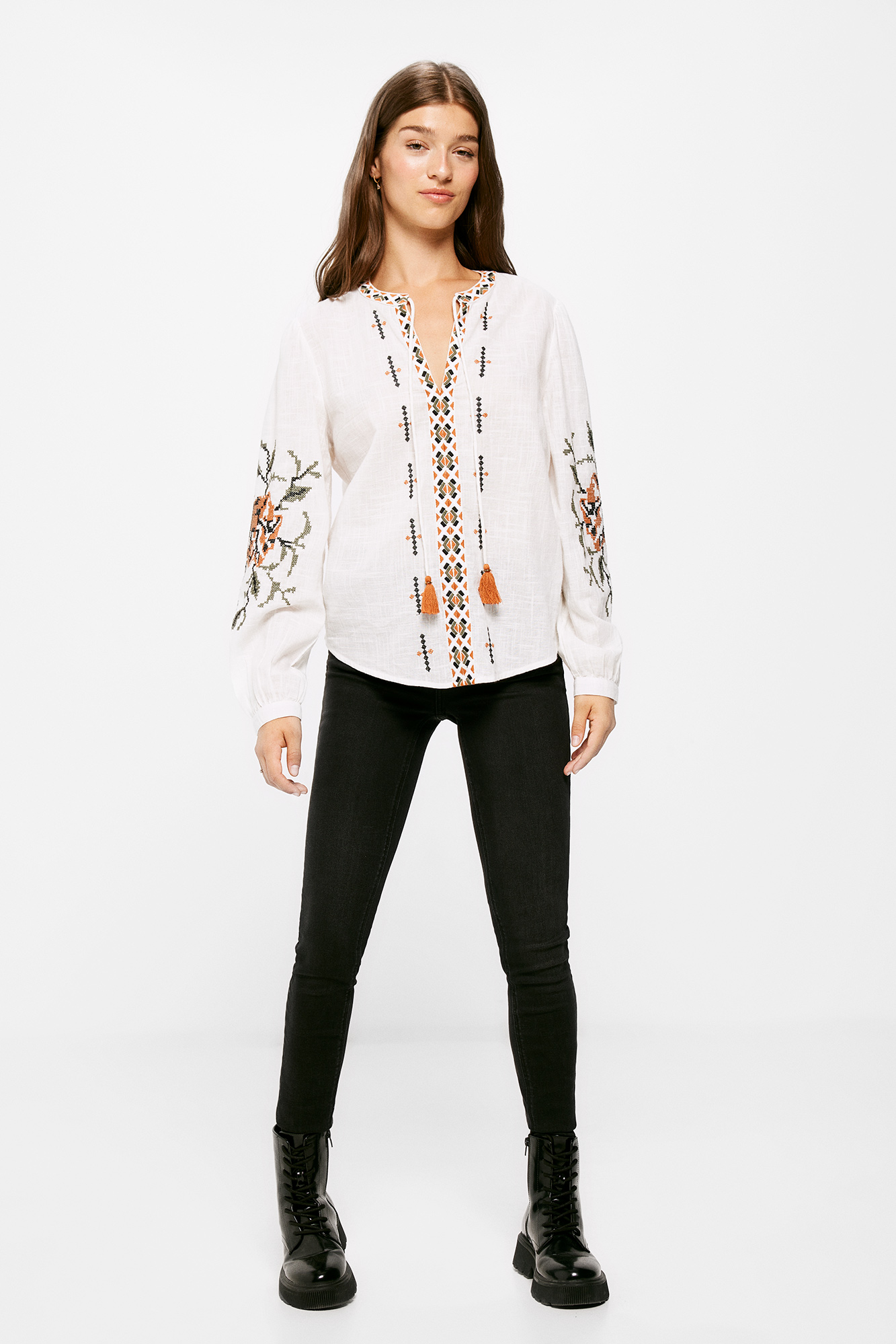 Calça jeans push-up, lavagem sustentável