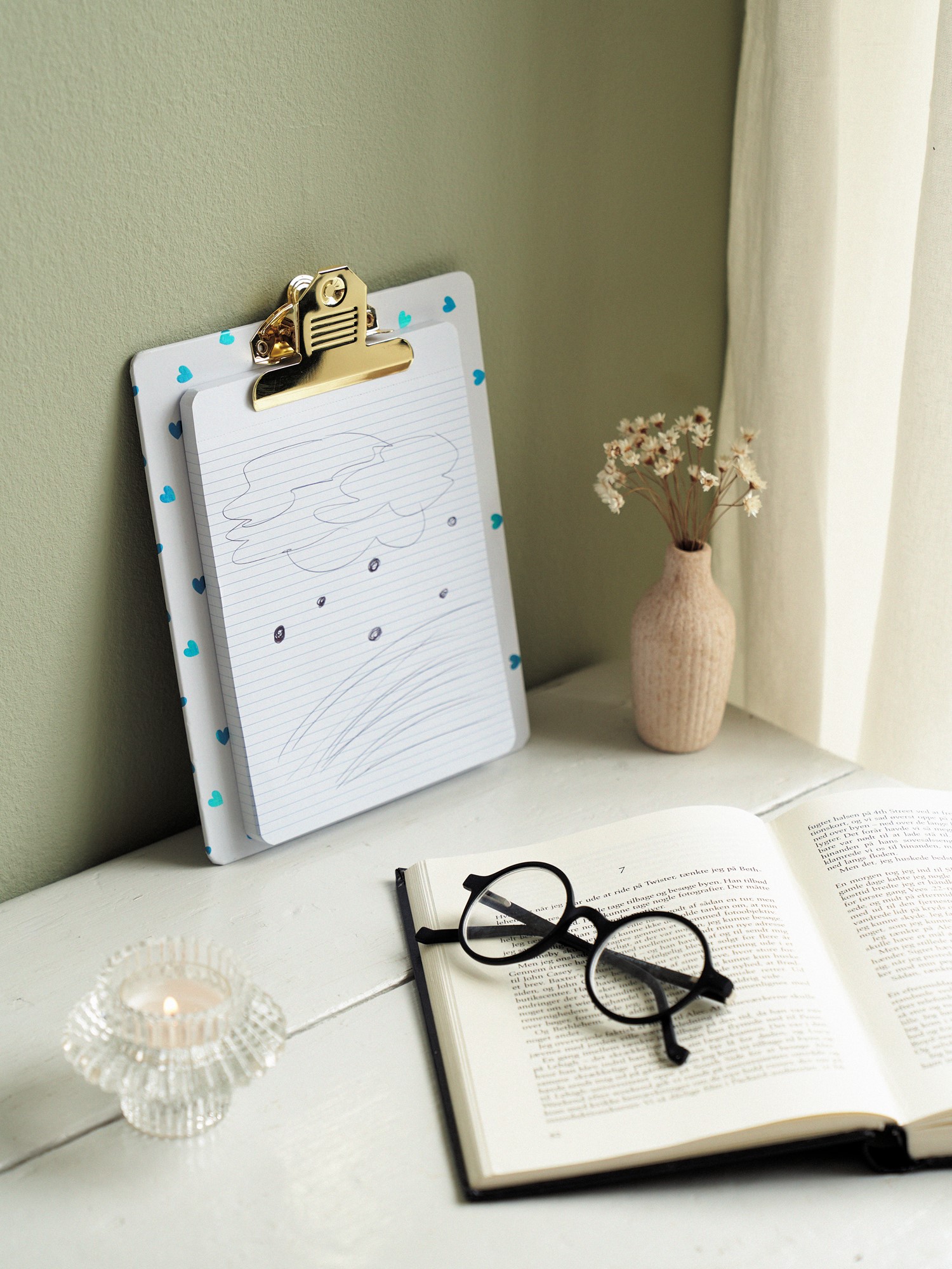 Clipboard med notesblok | Papir/metal. 21,5 x 17,7 cm. 80 ark. | Lavender