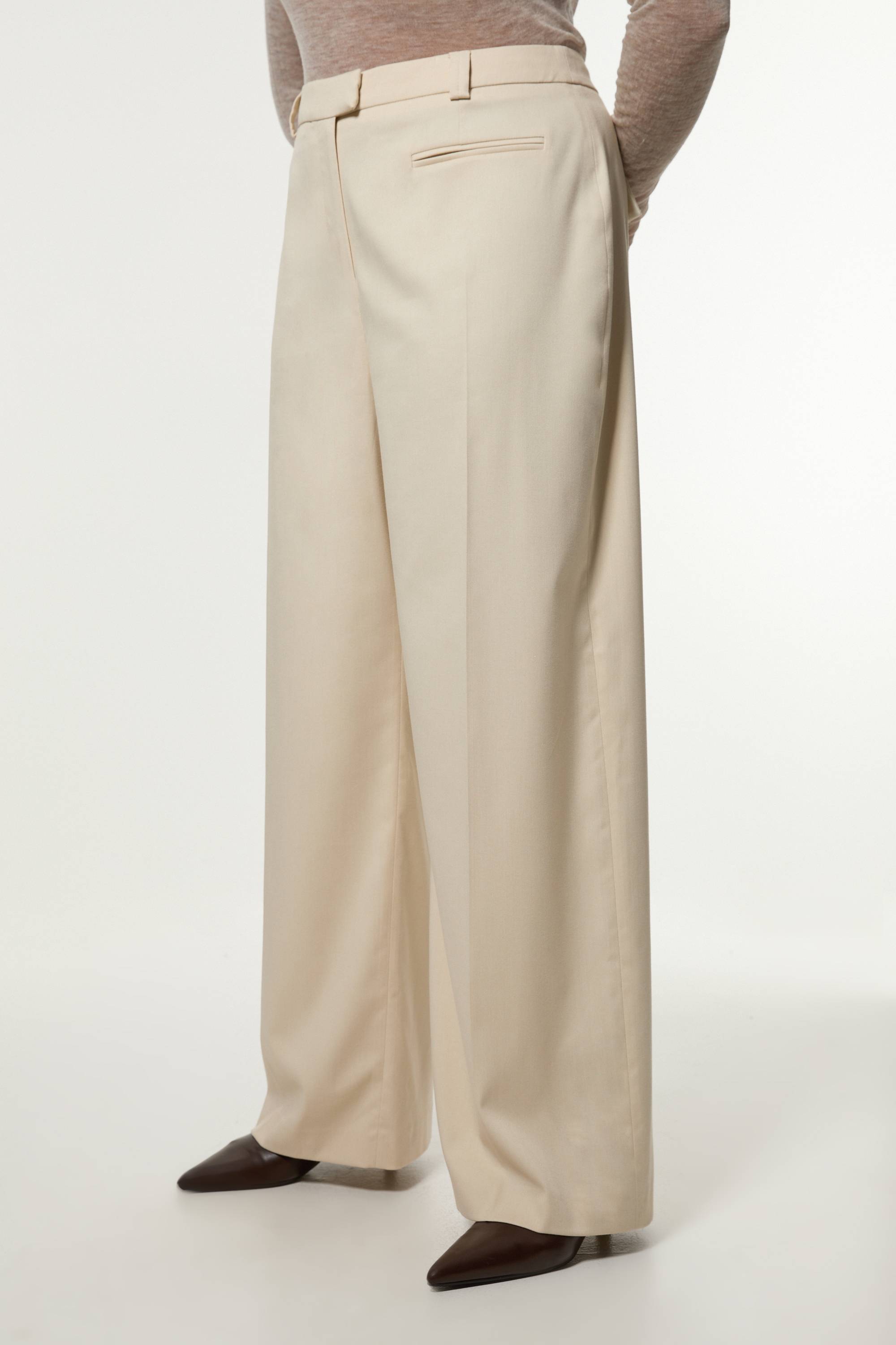 KarenMillen Pantalon Grandes Tailles Doux, Structuré, Sur-Mesure à Jambes Larges