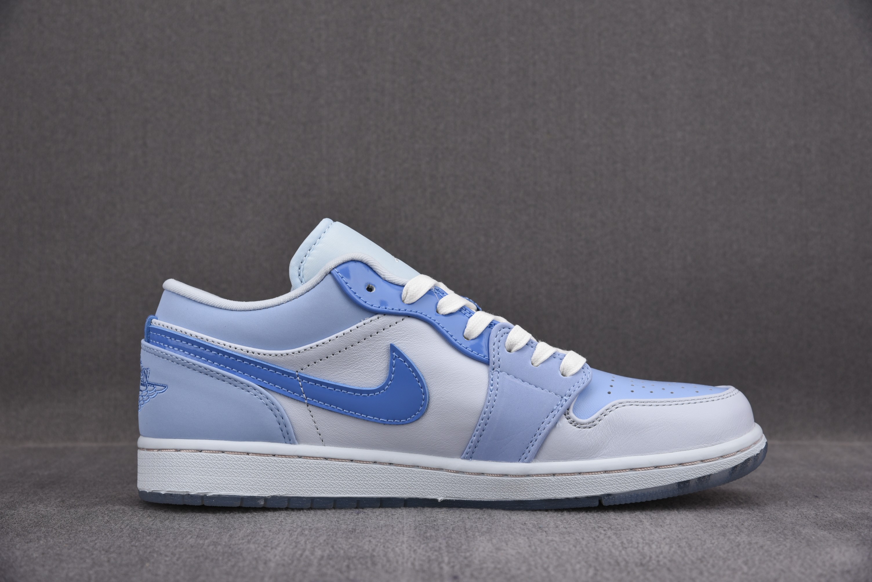 Jordan 1 Low SE Mighty Swooshers