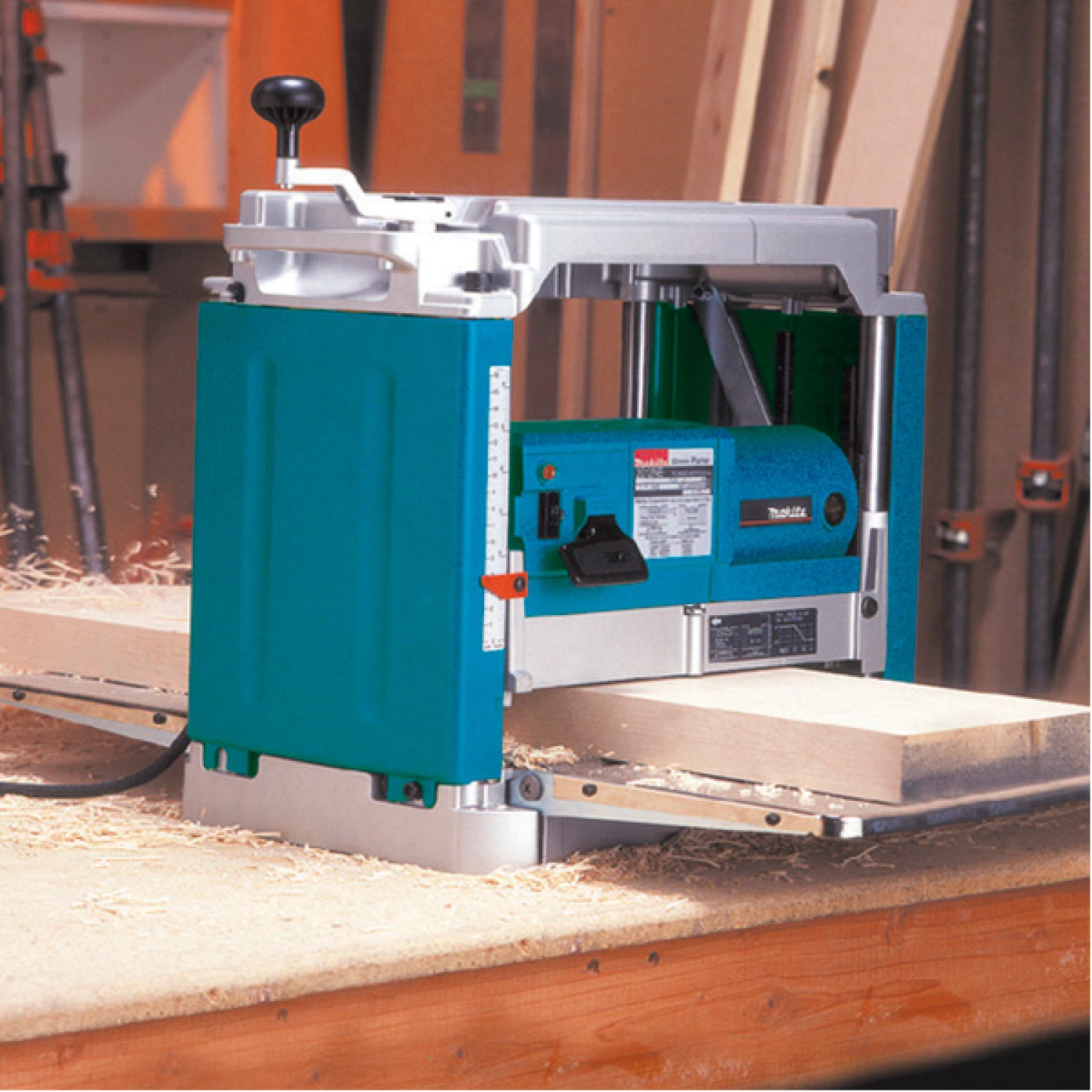 Makita 2012NB Vandiktebank - 1650W (240V)