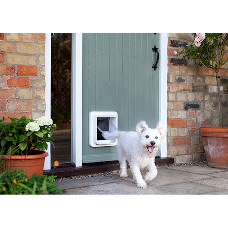 Porta com microchip Sure Petcare Connect + Hub para cães e gatos