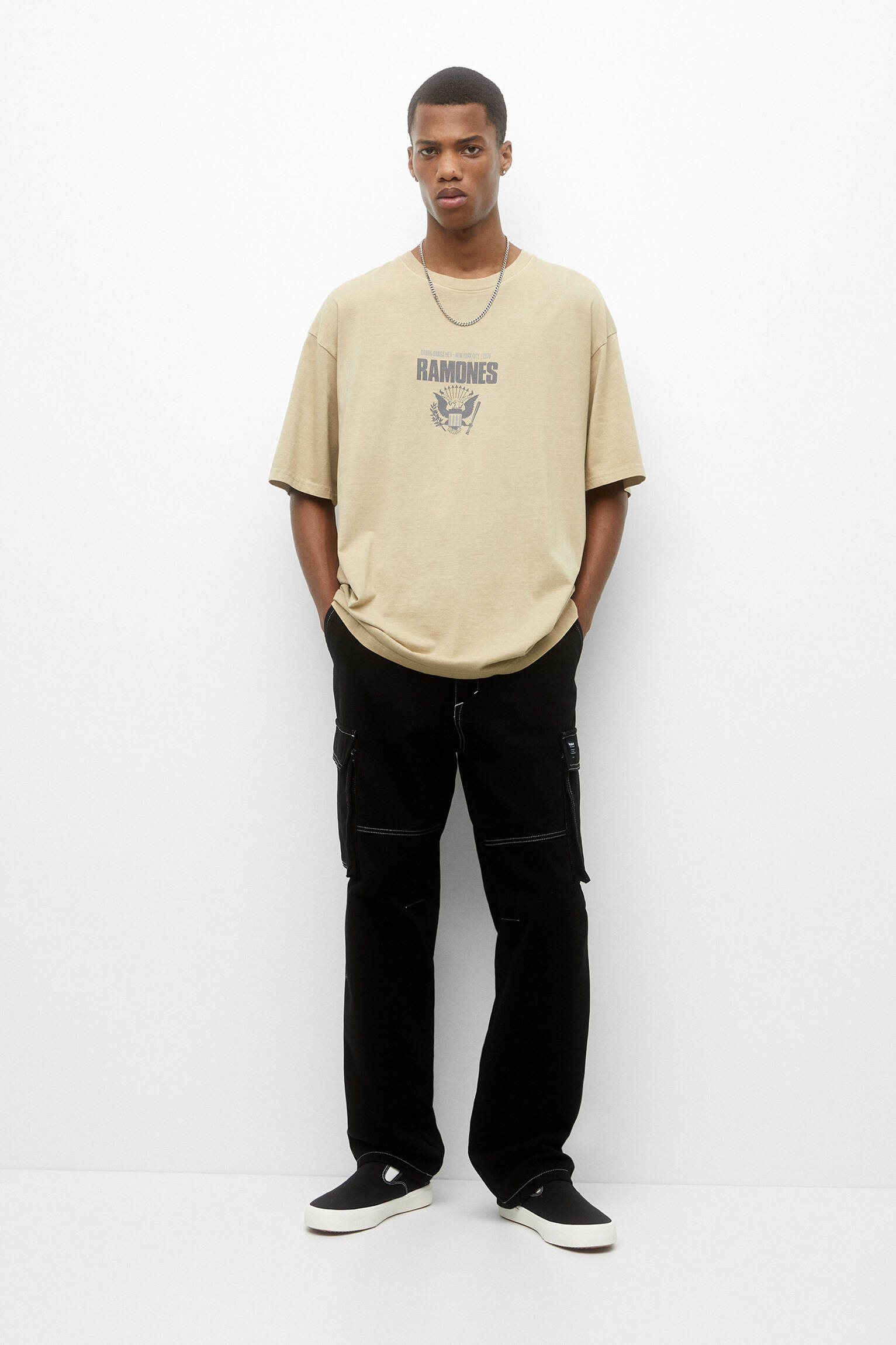 Camiseta Ramones tingida em peça - Areia