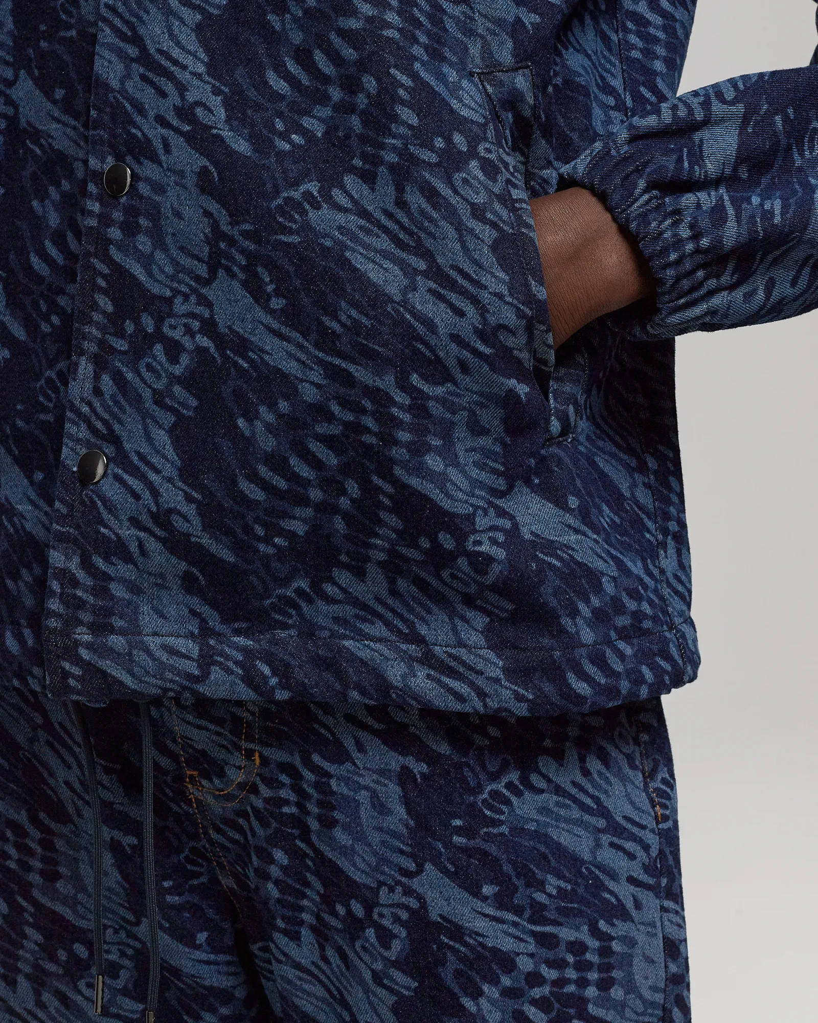 ØLÅF WATER AOP DENIM COACH JACKET
