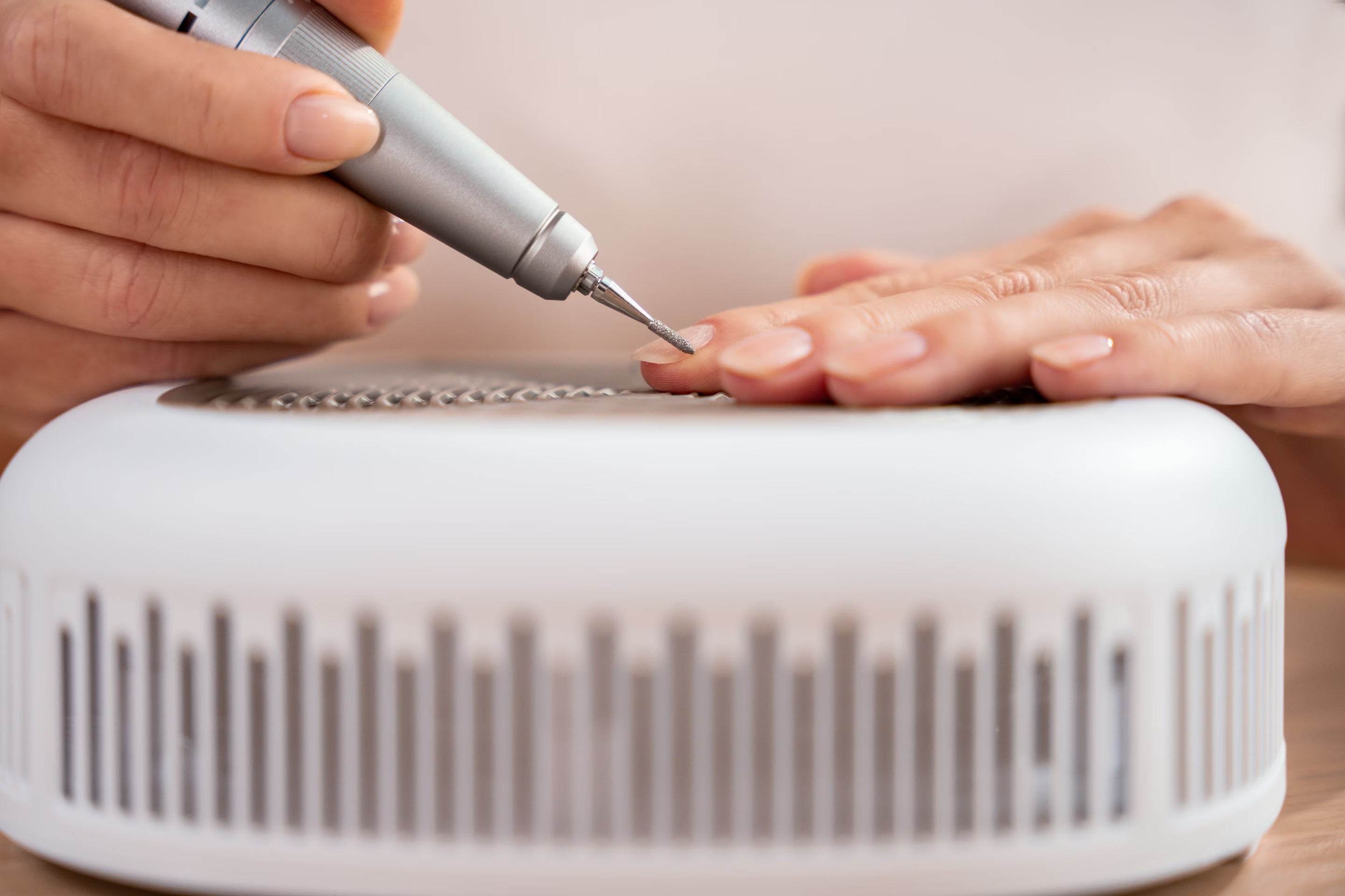 MP 200 (3in1) StudioNails Pro Nagelfräse LED UV Nagellampe Nagelstaubsauger Polierwerkzeug Maniküre Pediküre Station (10430) - Weiss / Silber