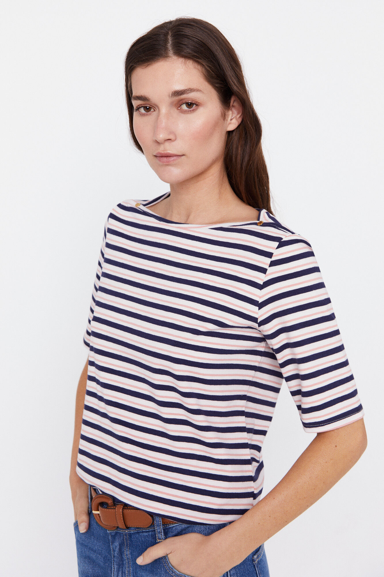 Camiseta básica com decote canoa - Estampa branca
