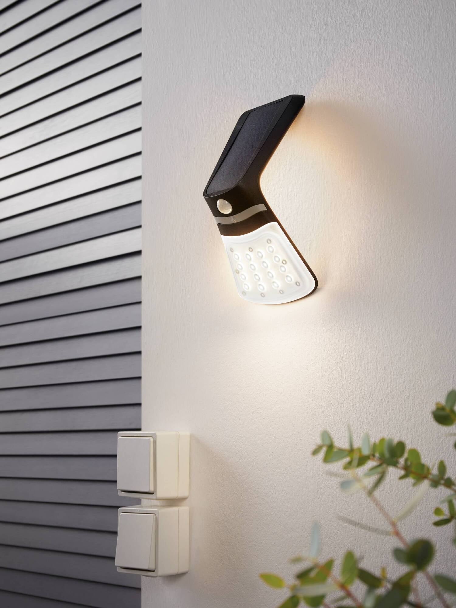 Eglo wandlamp Lamozzo zwart 10,8 x 20,7 x 10 cm