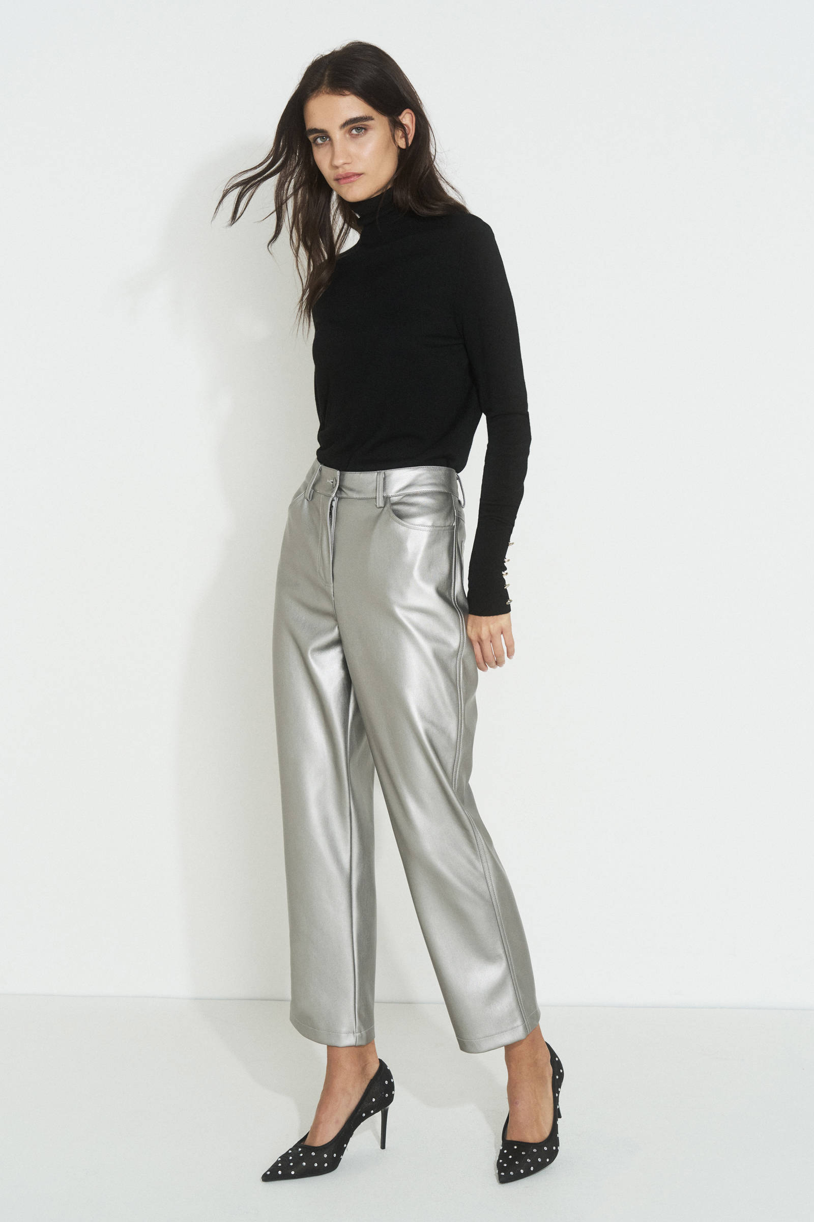 Ruby coltrui met knopen details zwart