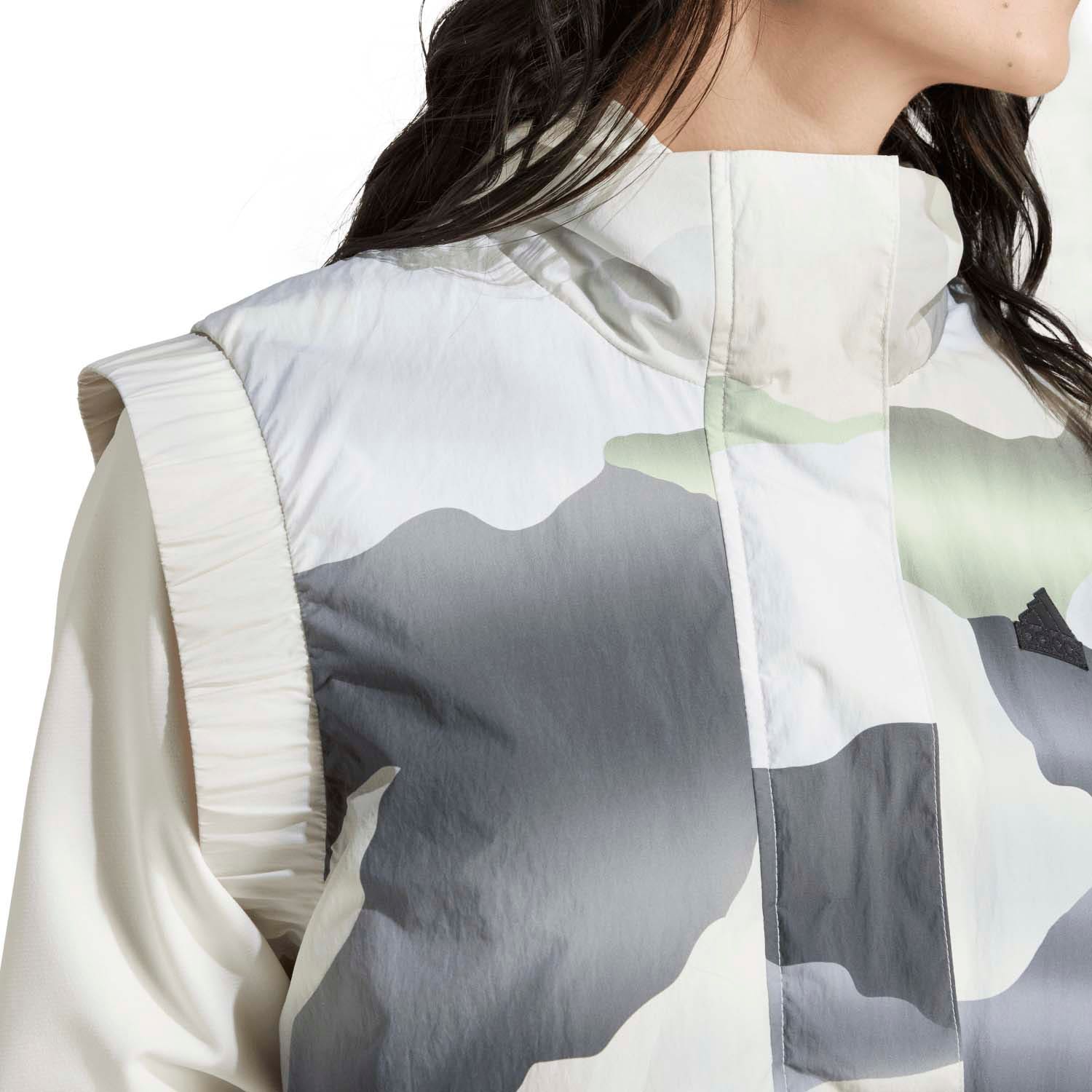 adidas  City Escape Camo Print Crop Bodywarmer