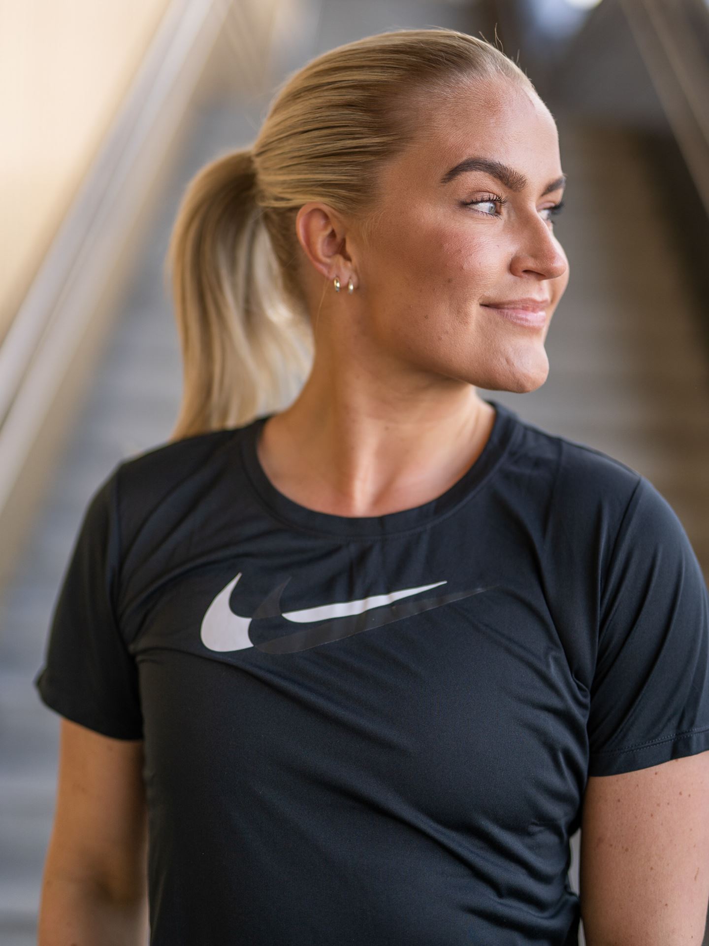 Swoosh Run Short Sleeve