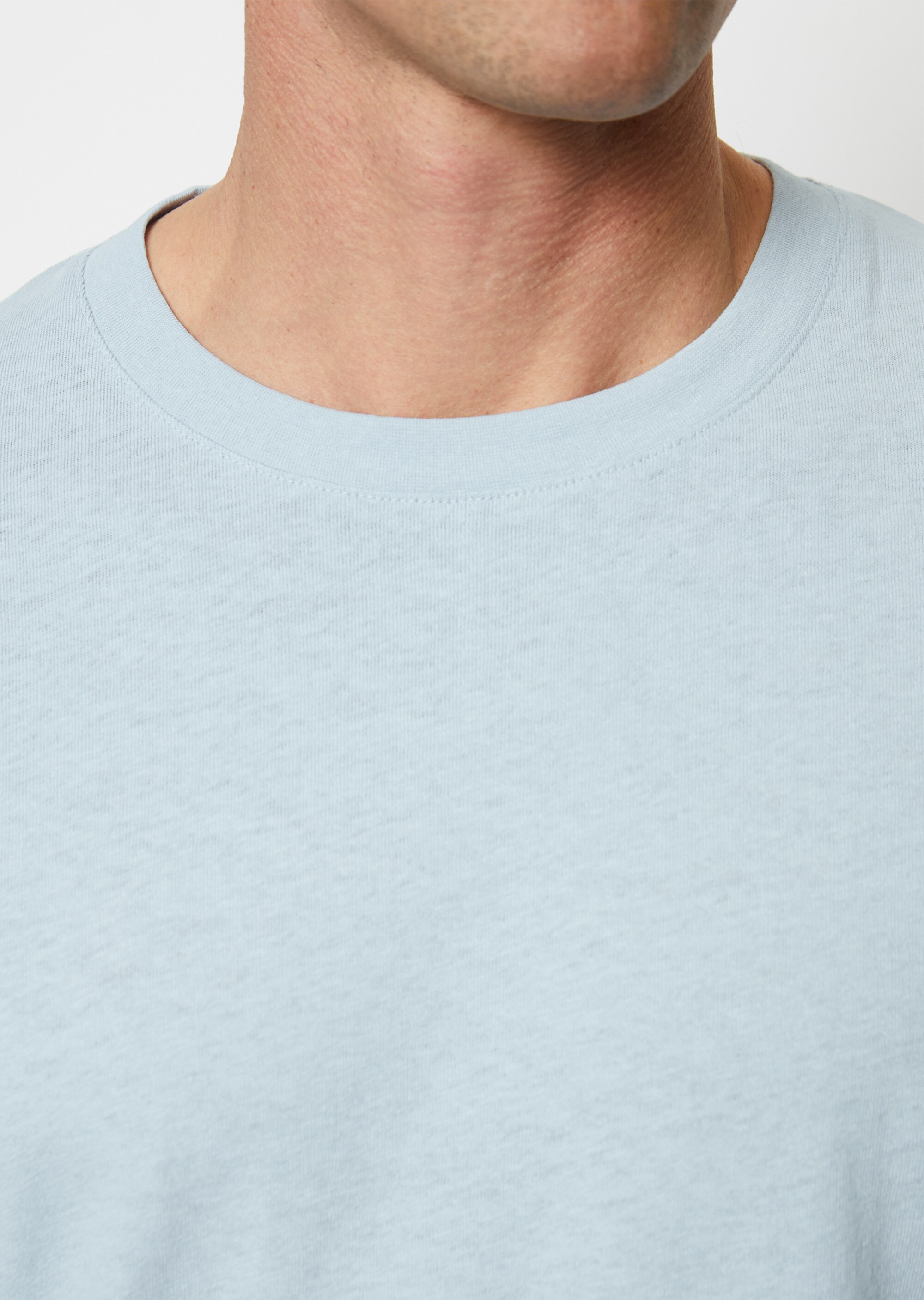 T-Shirt regular aus Bio-Baumwolle und Leinen