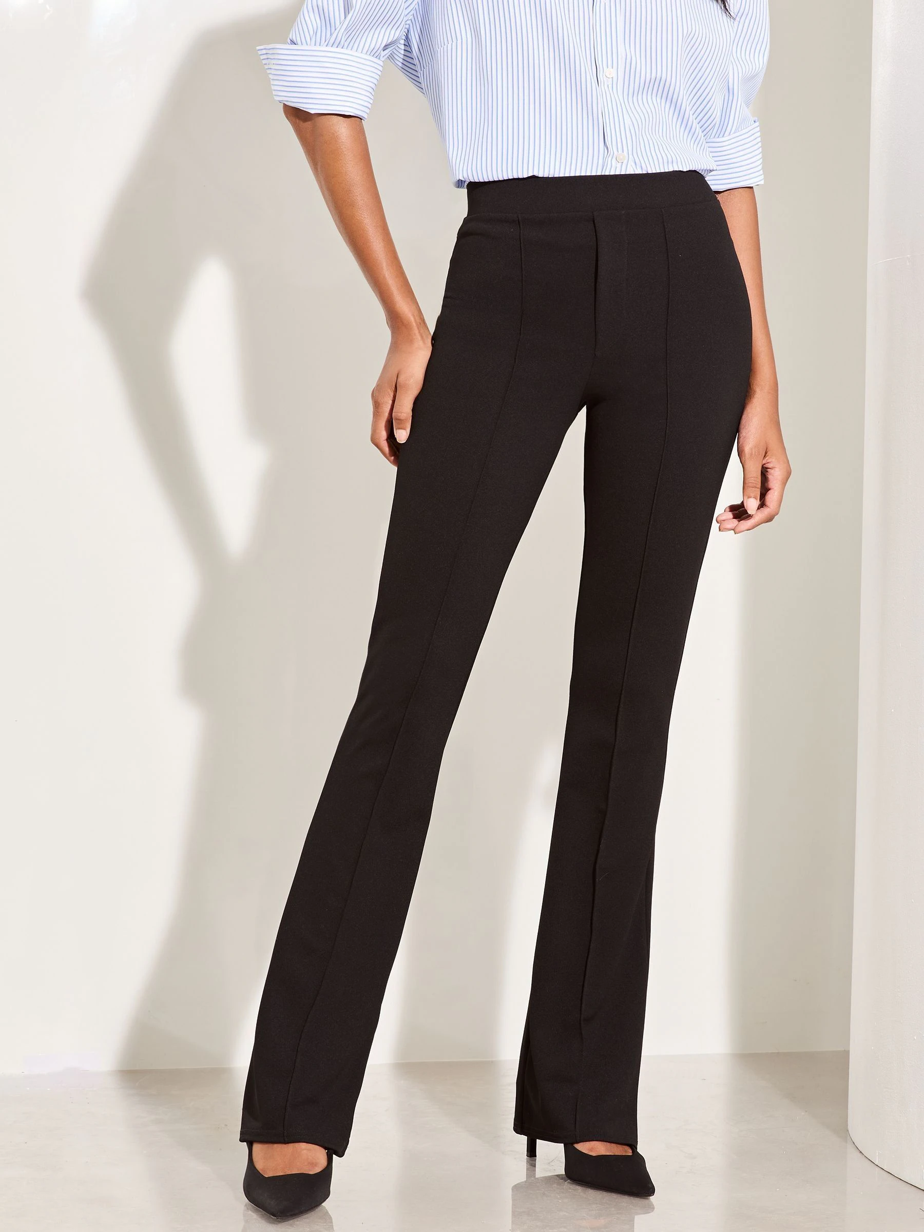 Zwart - Lipsy - Contour flare bootleg-broek met hoge taille