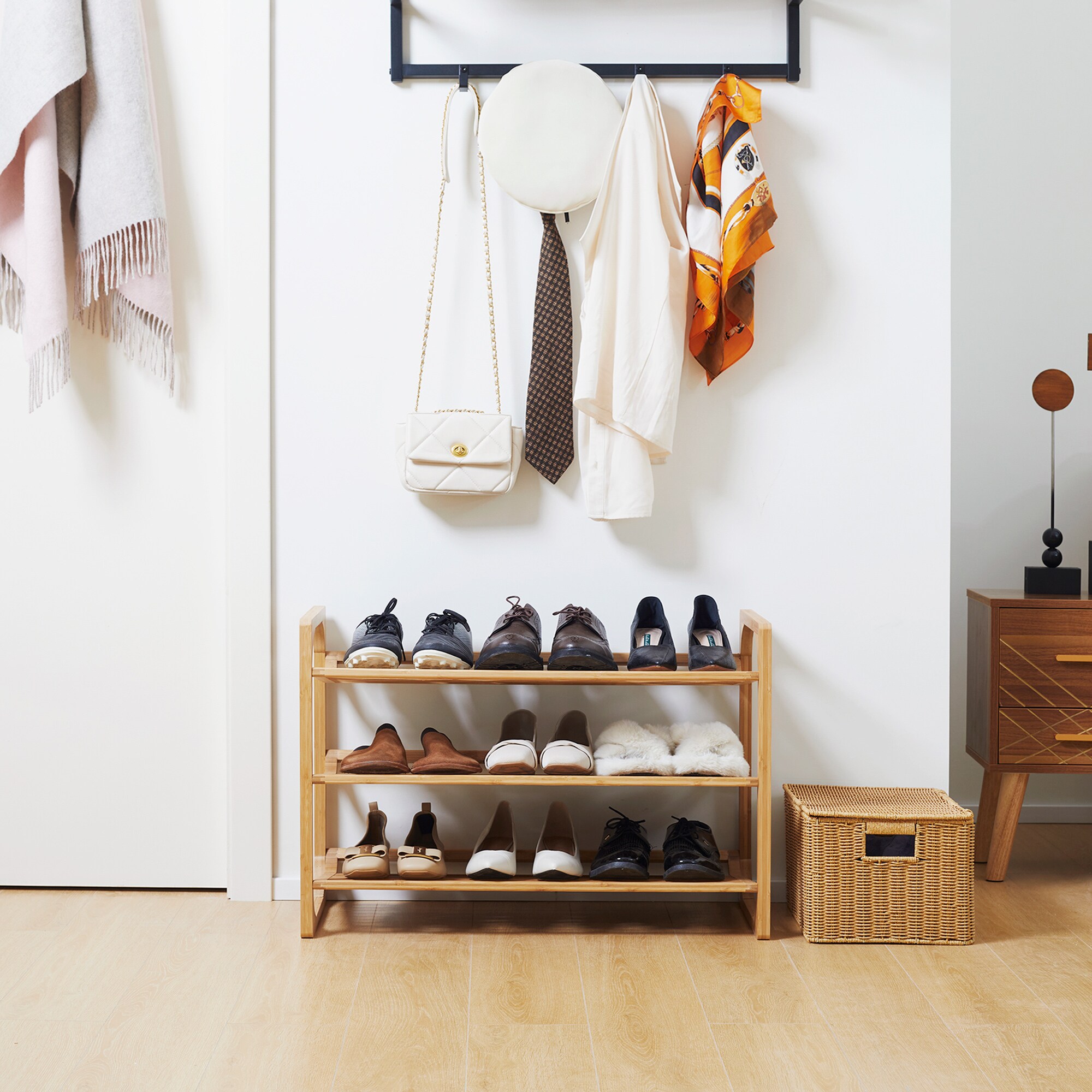 HOMCOM Schuhregal mit Griff natur 76L x 33B x 51H cm