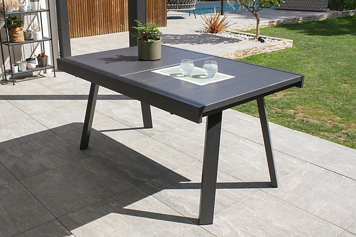 Table de jardin extensible Stockholm en aluminium coloris gris anthracite L.150/220 x l.96 x H.76 cm