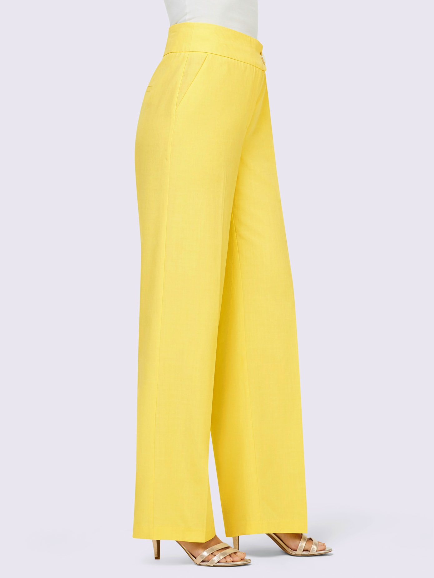 Pantalon plis repassés, effet affinant