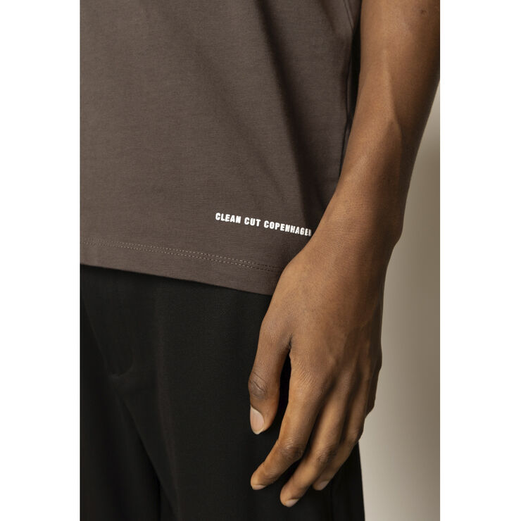 Clean Cut Copenhagen Patrick Organic Tee Dark brown