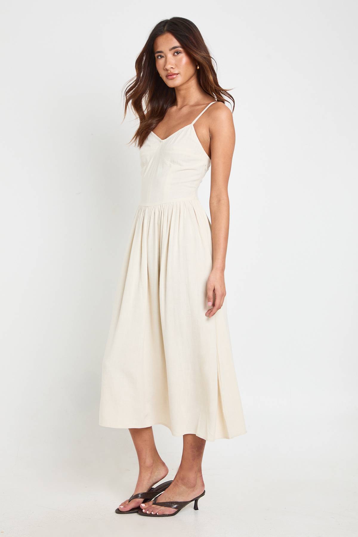 boohoo Robe Patineuse Midi En Lin Premium Avec Détail Corset