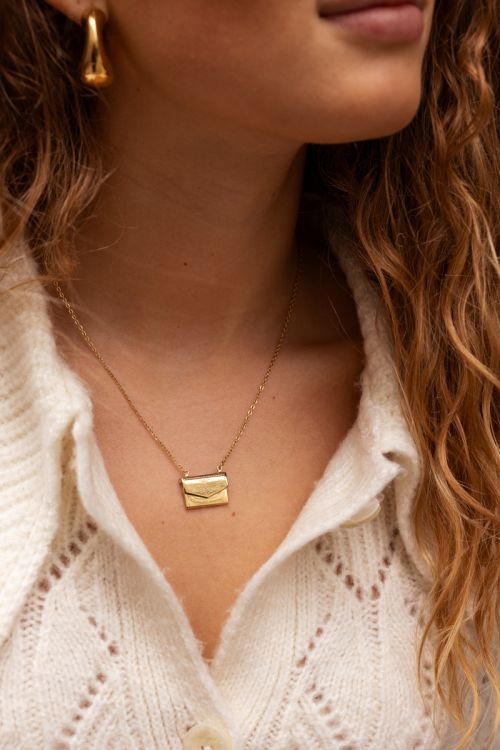 Minimalistische ketting met envelop