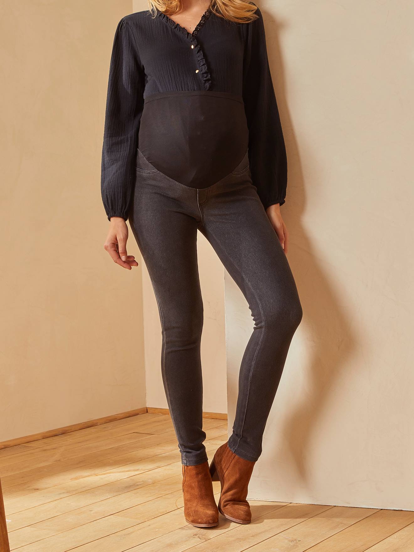 Calça legging de maternidade sem costura, lisa, azul claro com efeito jeans.