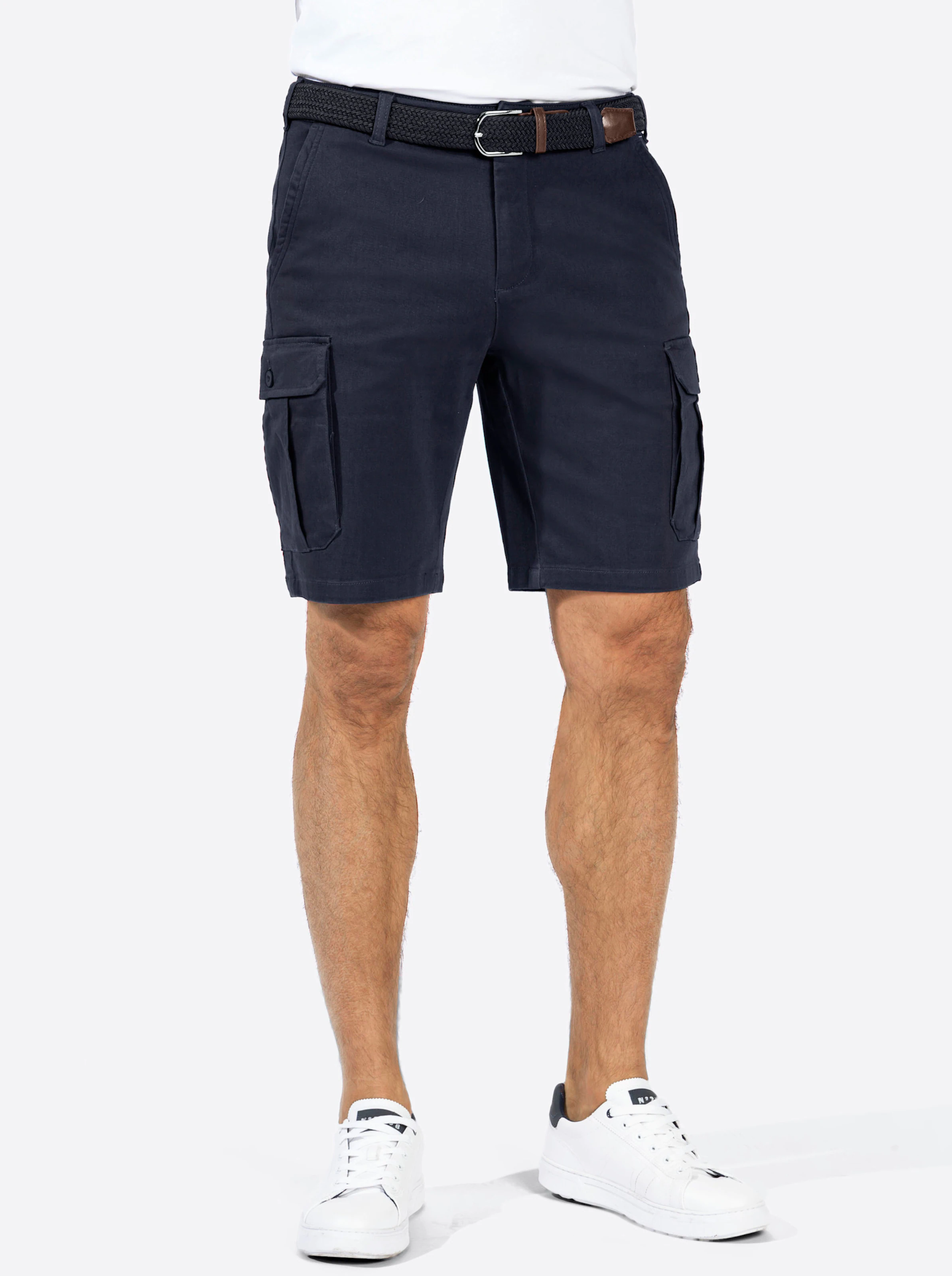 Catamaran Bermudas in marine