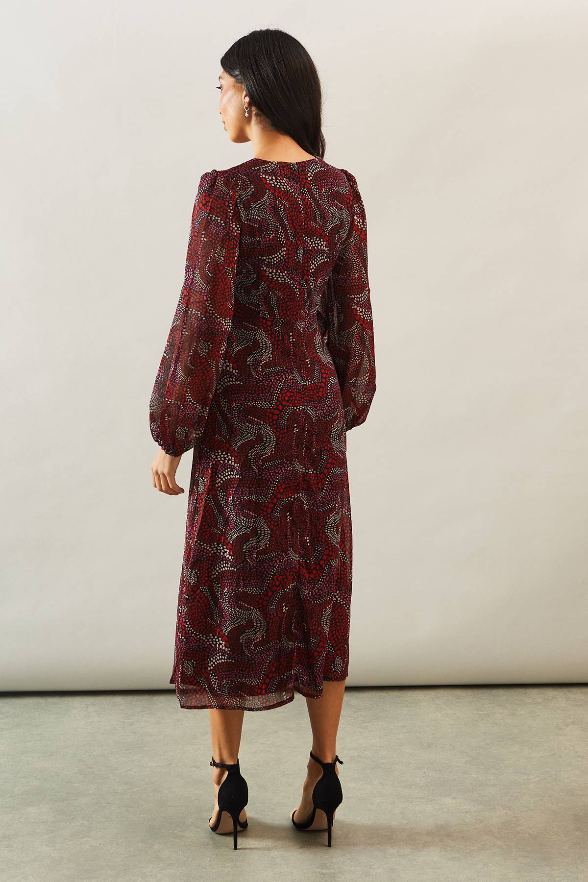 Wallis Robe Midi Imprimée à Col V avec Détail Volant