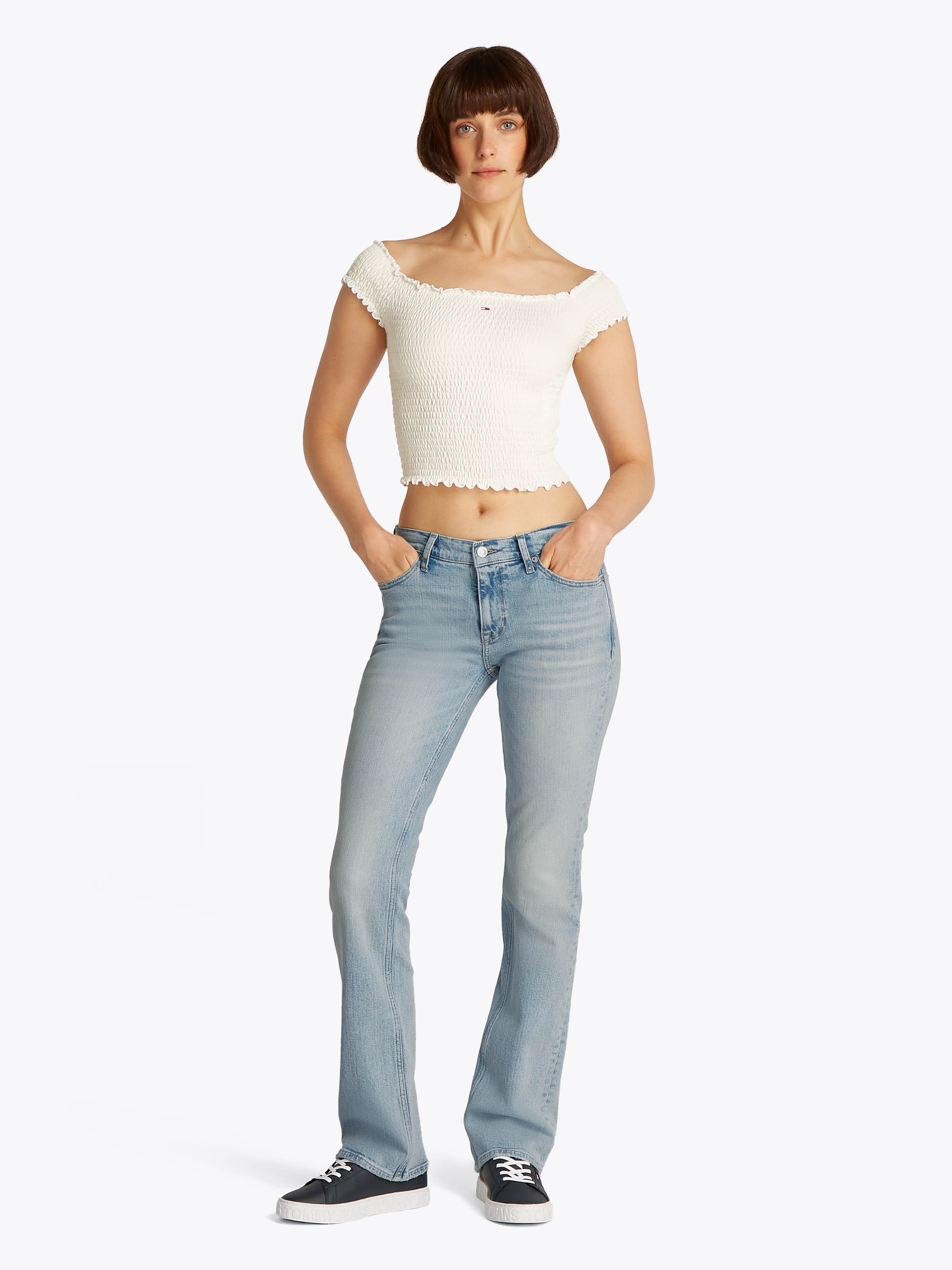 Tommy Jeans Bootcut-Jeans »Maddie Mid Rise Bootcut«, in hellblauer Waschung