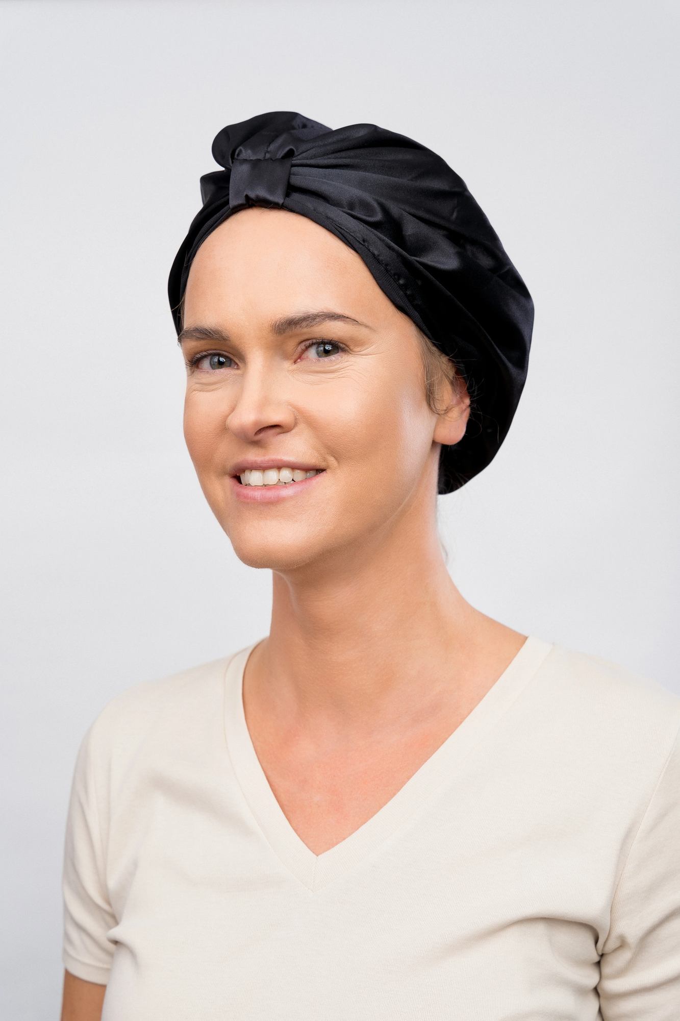 GLOV  Satin Bonnet, Black