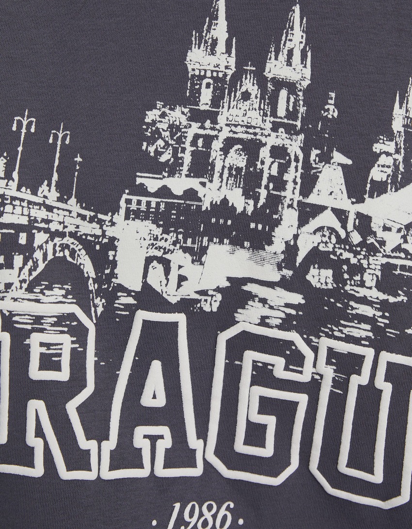 Moletom estampado com gola polo