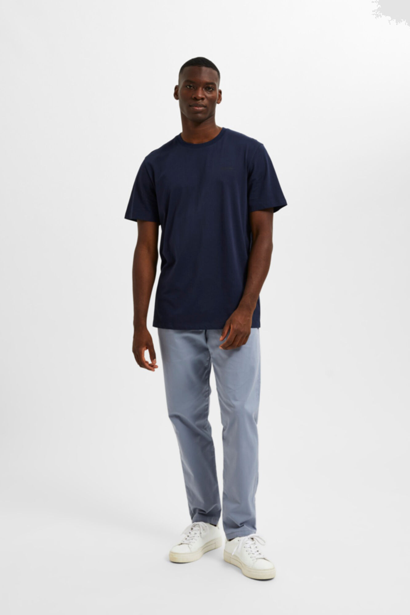 Camiseta de manga curta com modelagem regular - Azul marinho