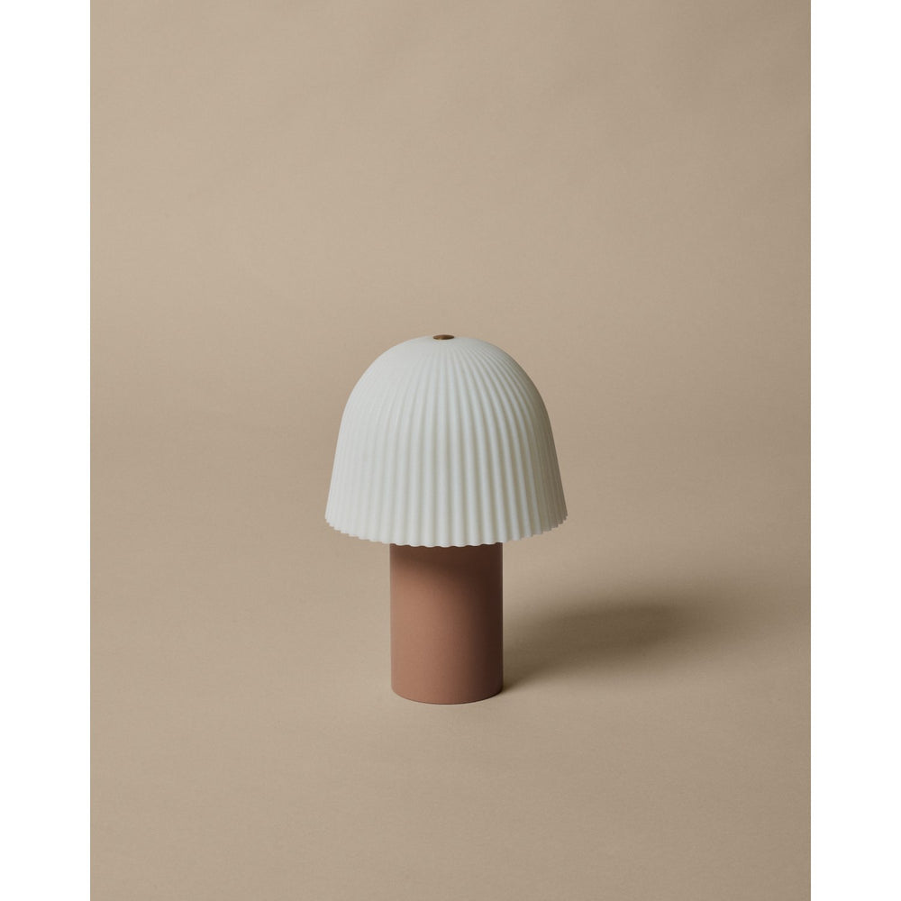 Køb Ferm Living Rose/White Flæse Bærbar Lampe
