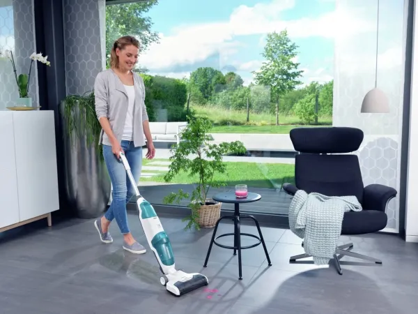 LEIFHEIT Regulus Aqua PowerVac, wet and dry vacuum cleaner (white / turquoise)