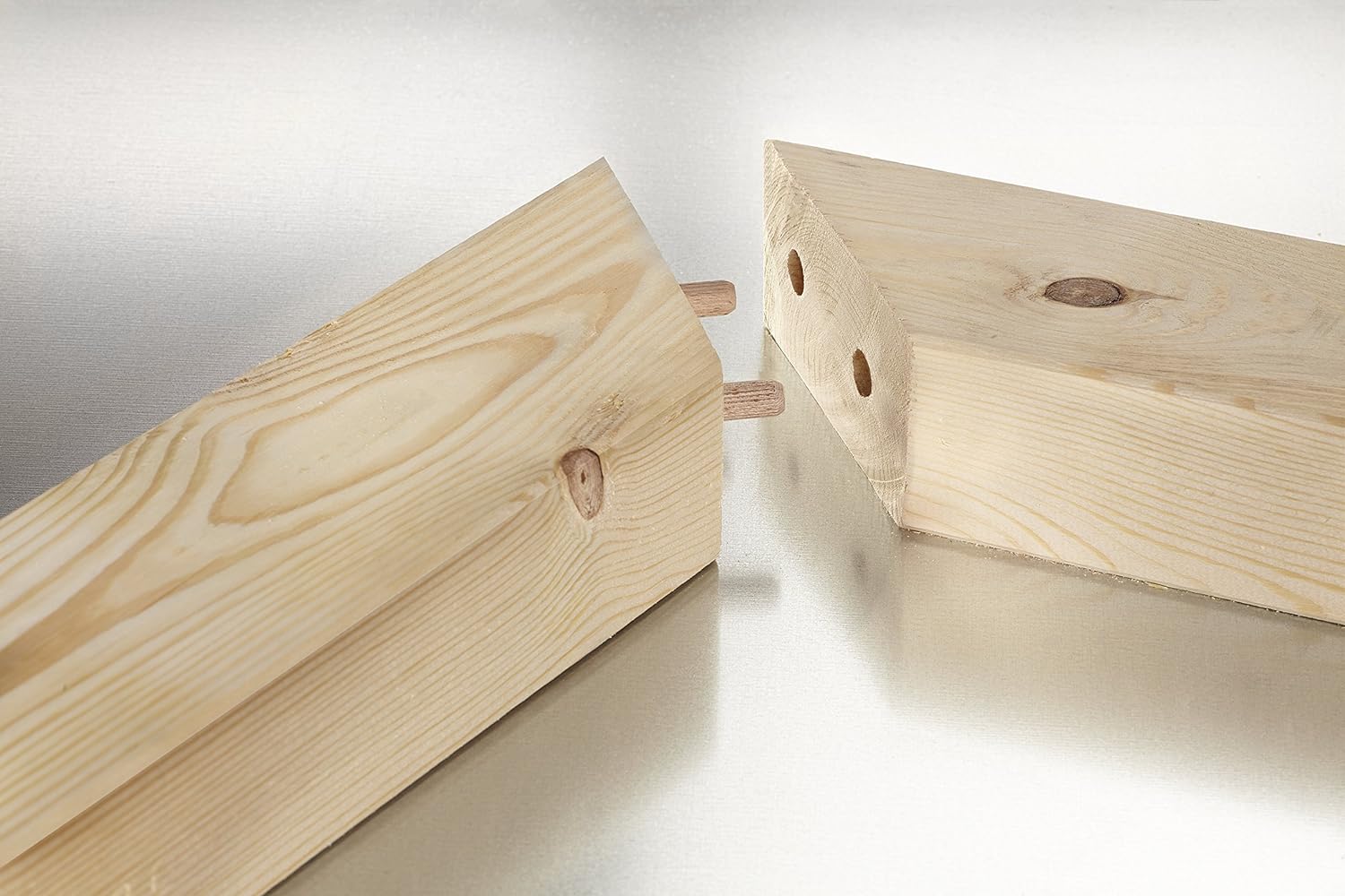 kwb Dübelprofi / Dübellehre, Komplett-Set inkl. CV Holzbohrer und Holz-Dübel, Universal-Bohrhilfe für gerade Bohrungen von Ø 3 3.3, 4 4.2, 5 6 6.8, 8 10 12 mm