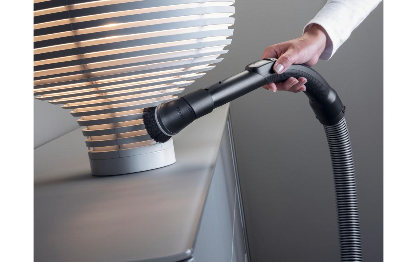 Saugpinsel SSP 10Saugpinsel mit flexiblem Drehgelenk zur schonenden Reinigung